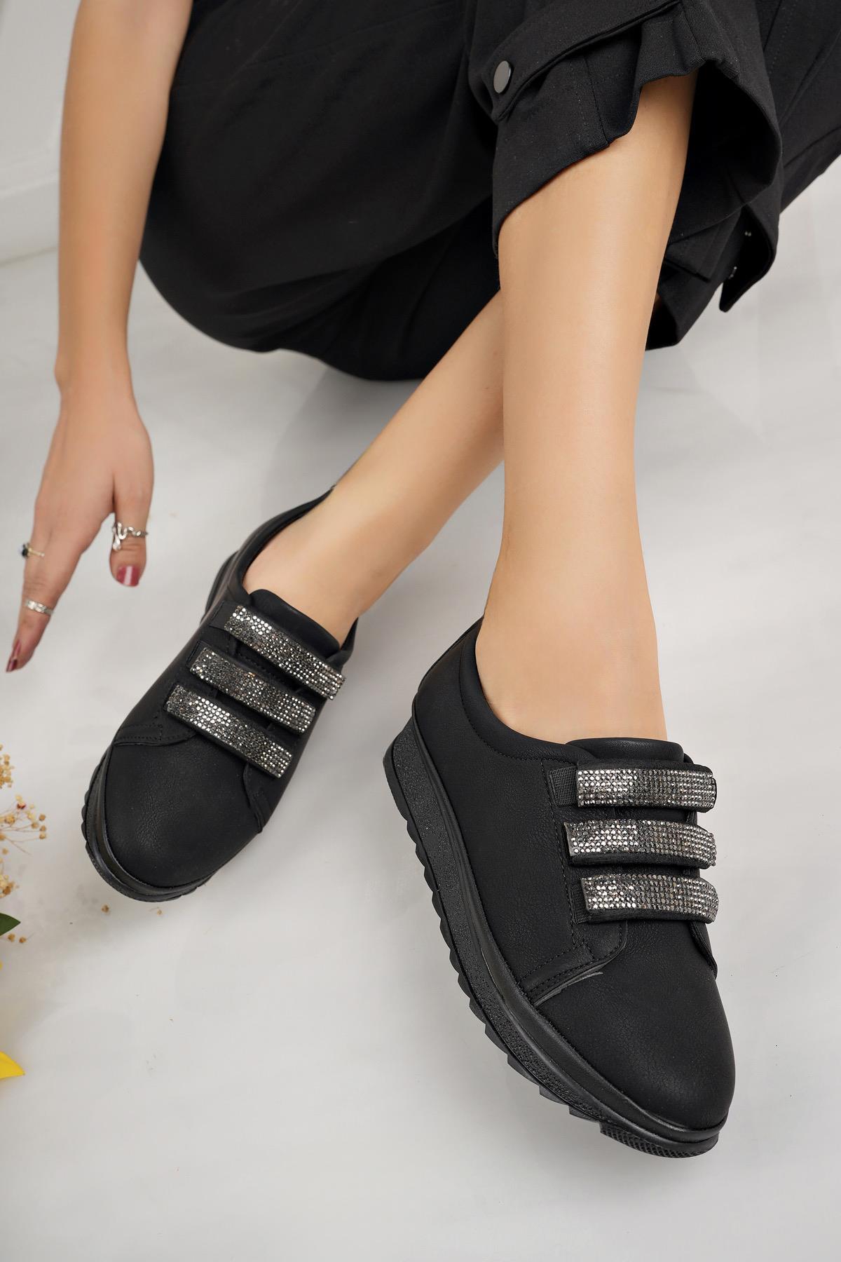 Nesil Shoes Süha 951 Siyah Zümrüt Taşlı Anatomik Kadın Ayakkabı