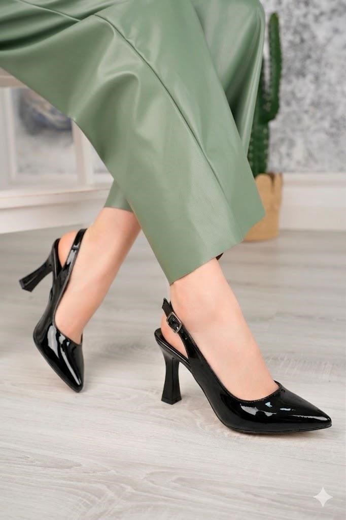 Nesil Shoes Tam 175 Siyah Rugan Topuklu Kadın Sandalet