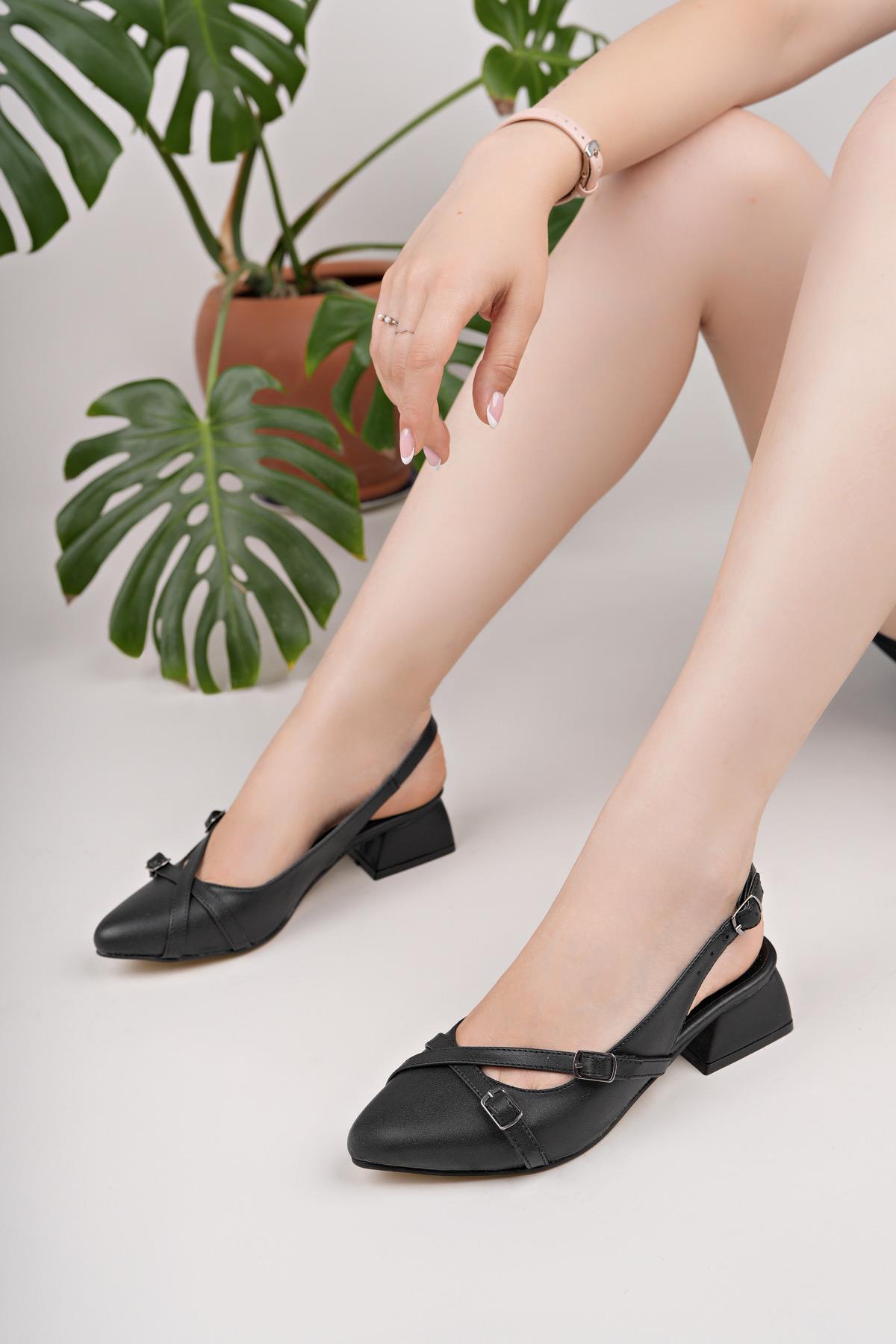 Nesil Shoes Uraz 250 Siyah Çift Tokalı Kadın Sandalet