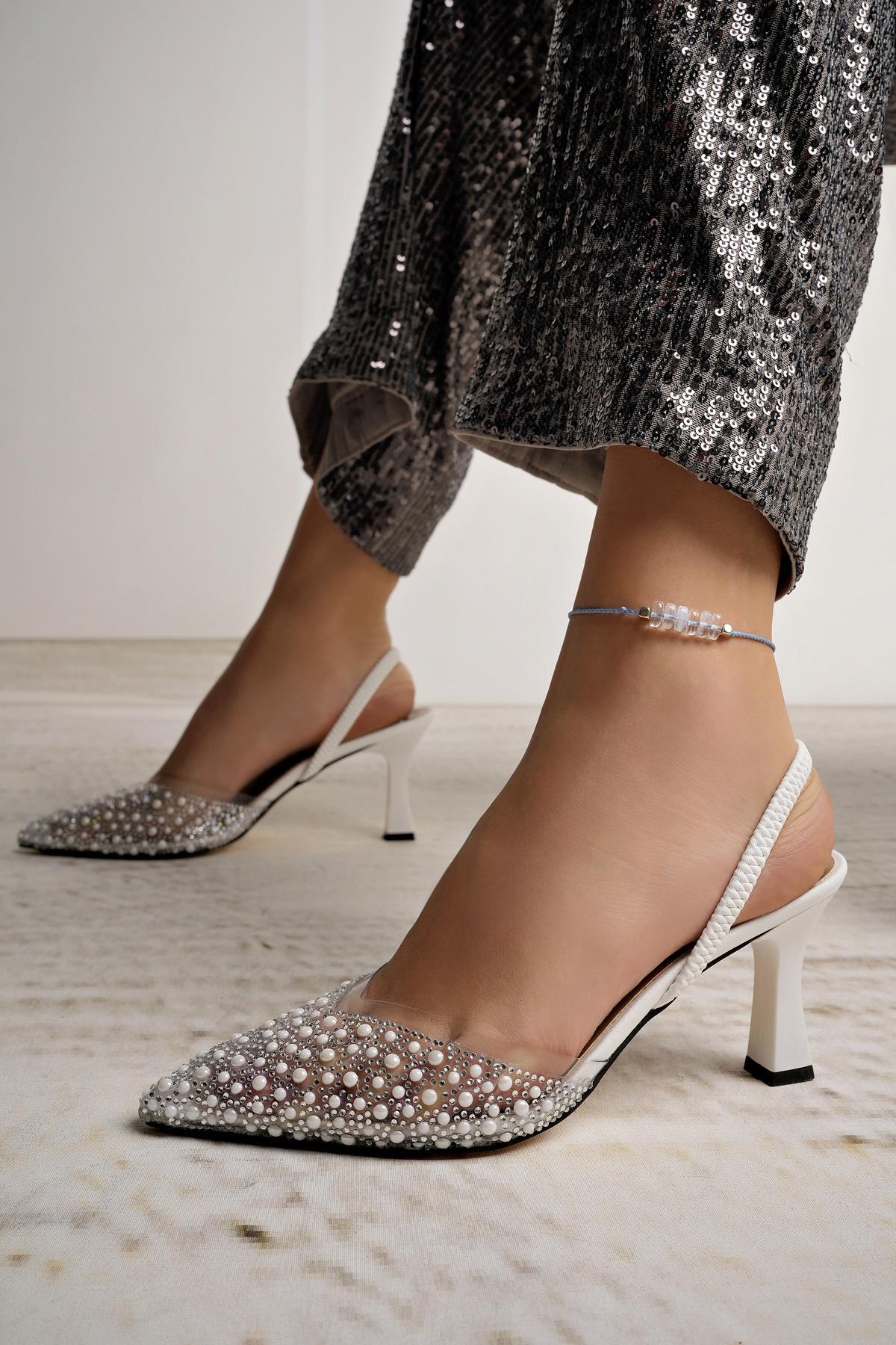 Nesil Shoes Uraz 451 Beyaz İncili Lastikli Kadın Sandalet