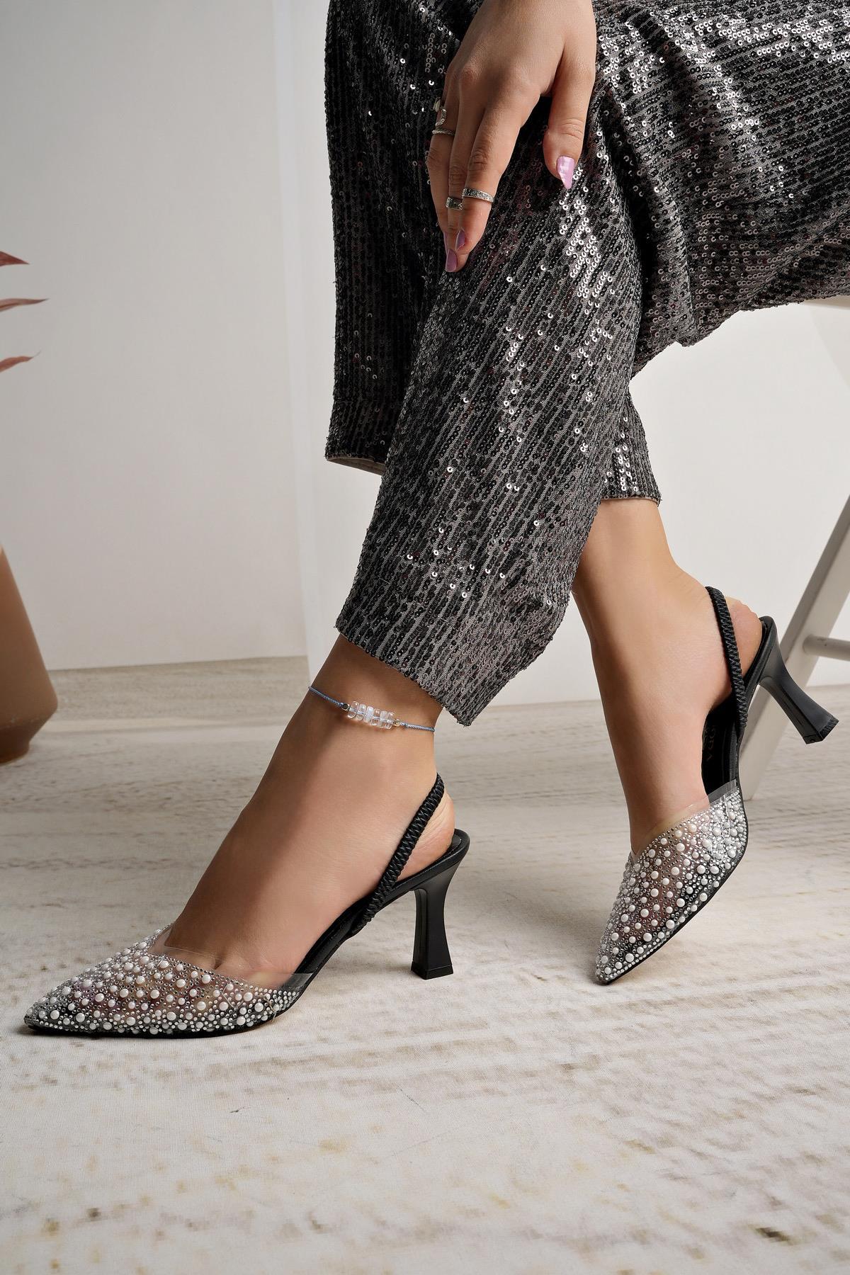 Nesil Shoes Uraz 451 Siyah İncili Lastikli Kadın Sandalet