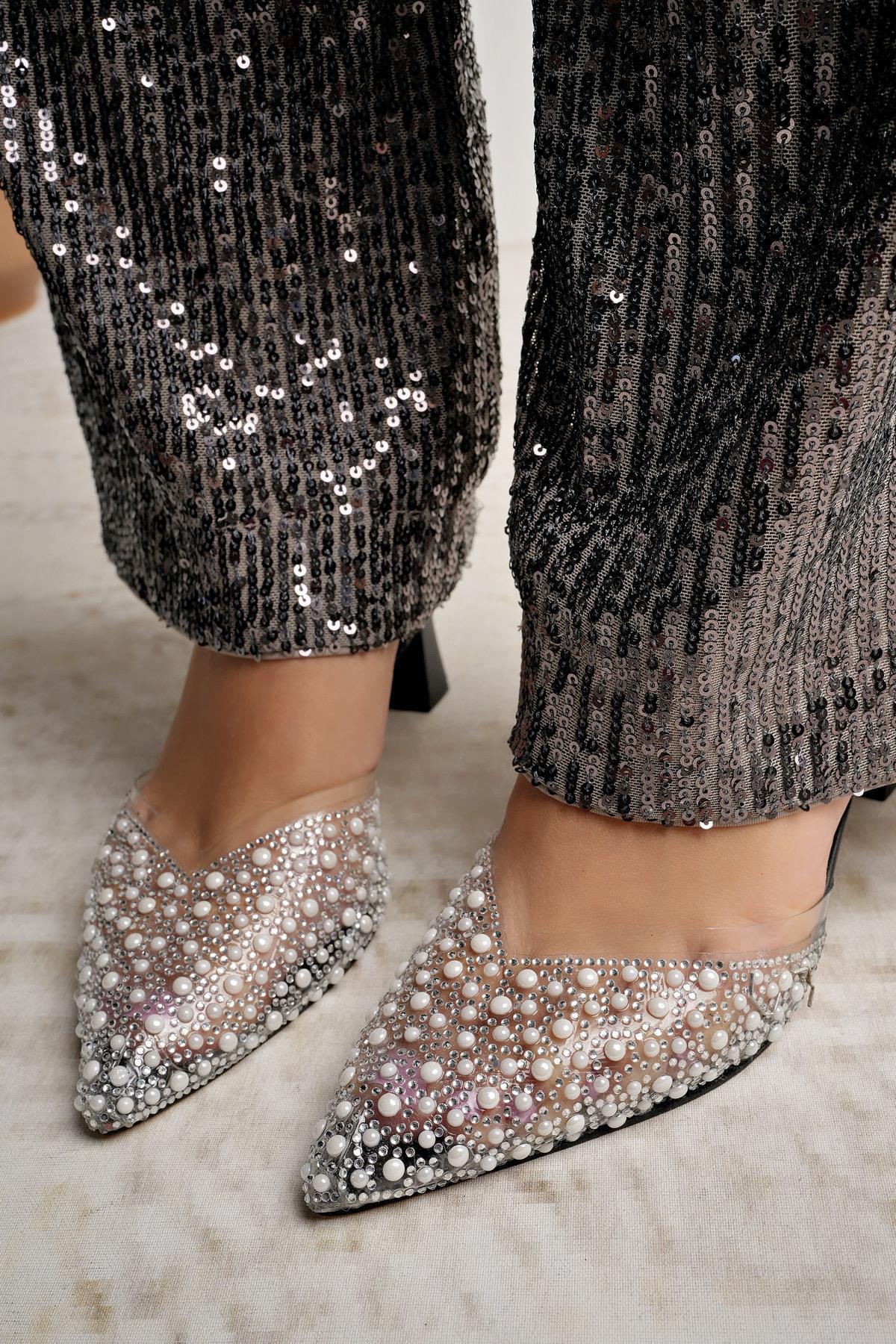 Nesil Shoes Uraz 451 Siyah İncili Lastikli Kadın Sandalet