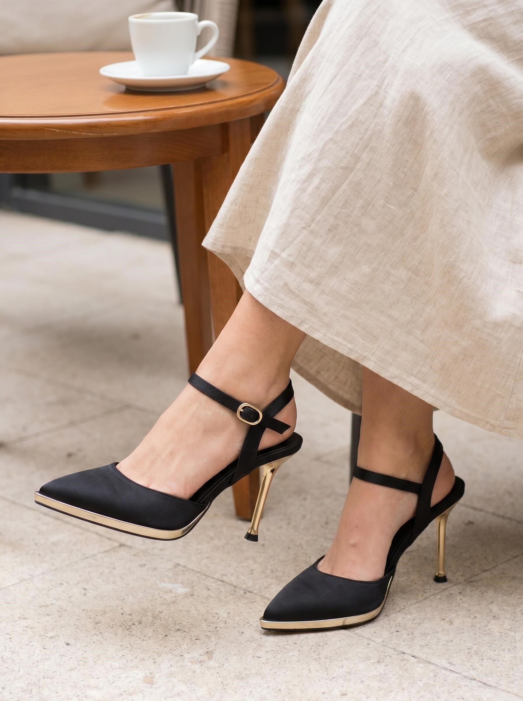Nesil Shoes Uraz 600 Siyah Saten Altın Topuklu Kadın Sandalet