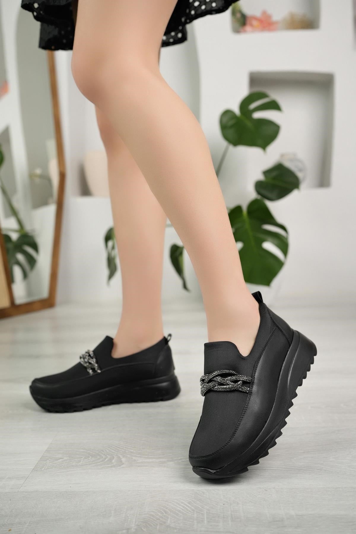 Nesil Shoes Wiss 1130 Siyah Strech Taşlı Kadın Ayakkabı