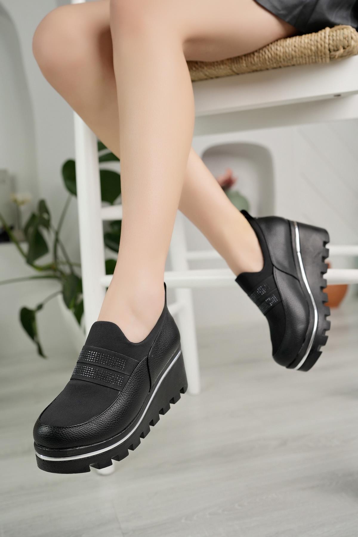 Nesil Shoes Wiss 520 Siyah Dolgu Topuk Kadın Ayakkabı
