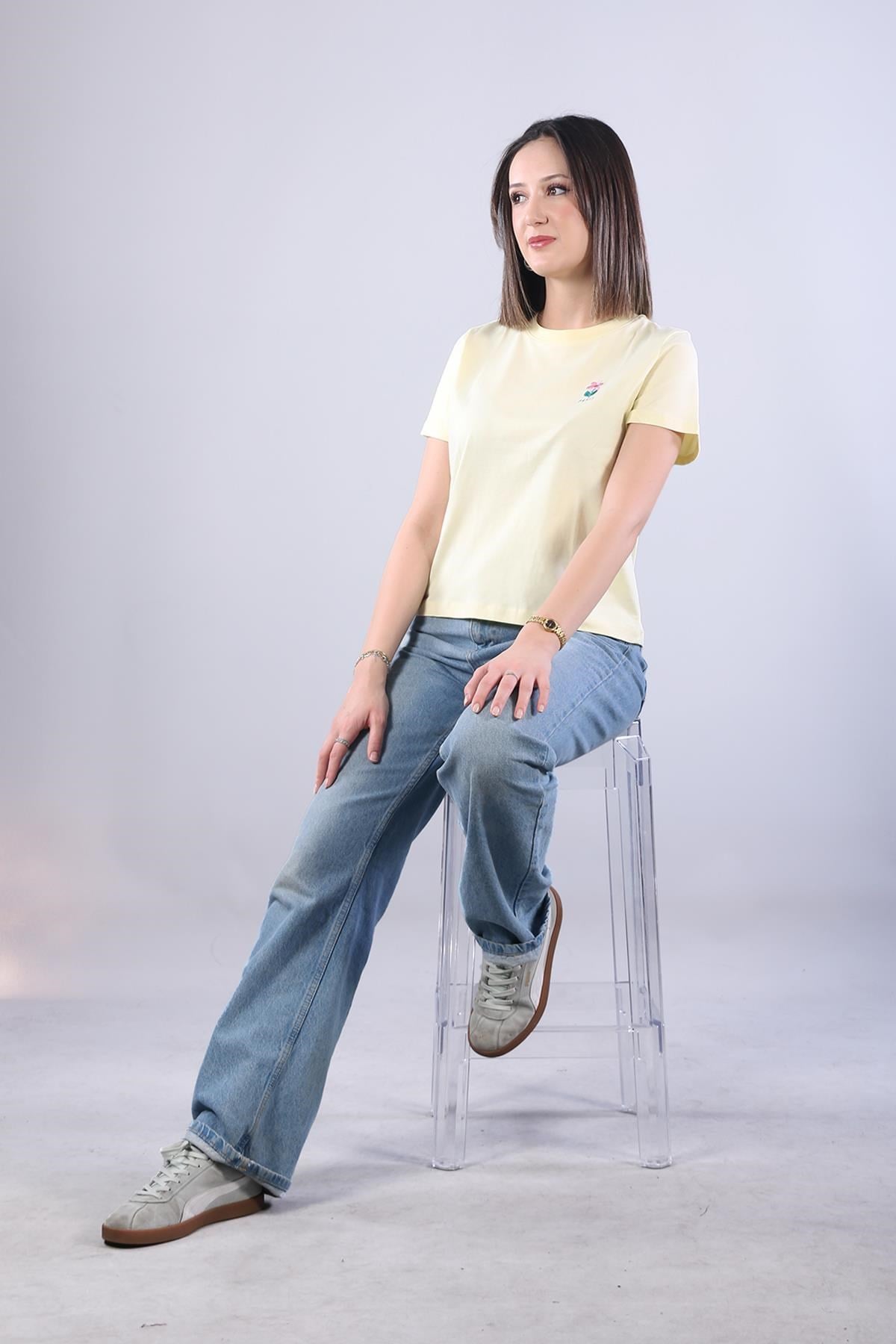 T-shirtmckanzie10532 Sol Göğsü Çiçek Paris Nakışlı T-shirtkadınerkek