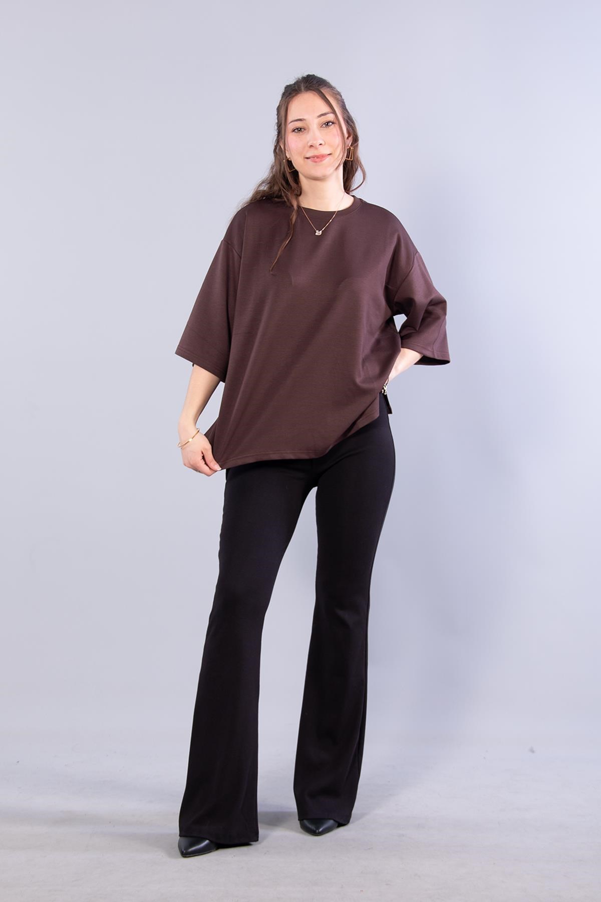 T-shirtmckanzie11066 Yanları Yırtmaçlı Modal Kumaş Salaş O Yaka T-shirtkadınerkek