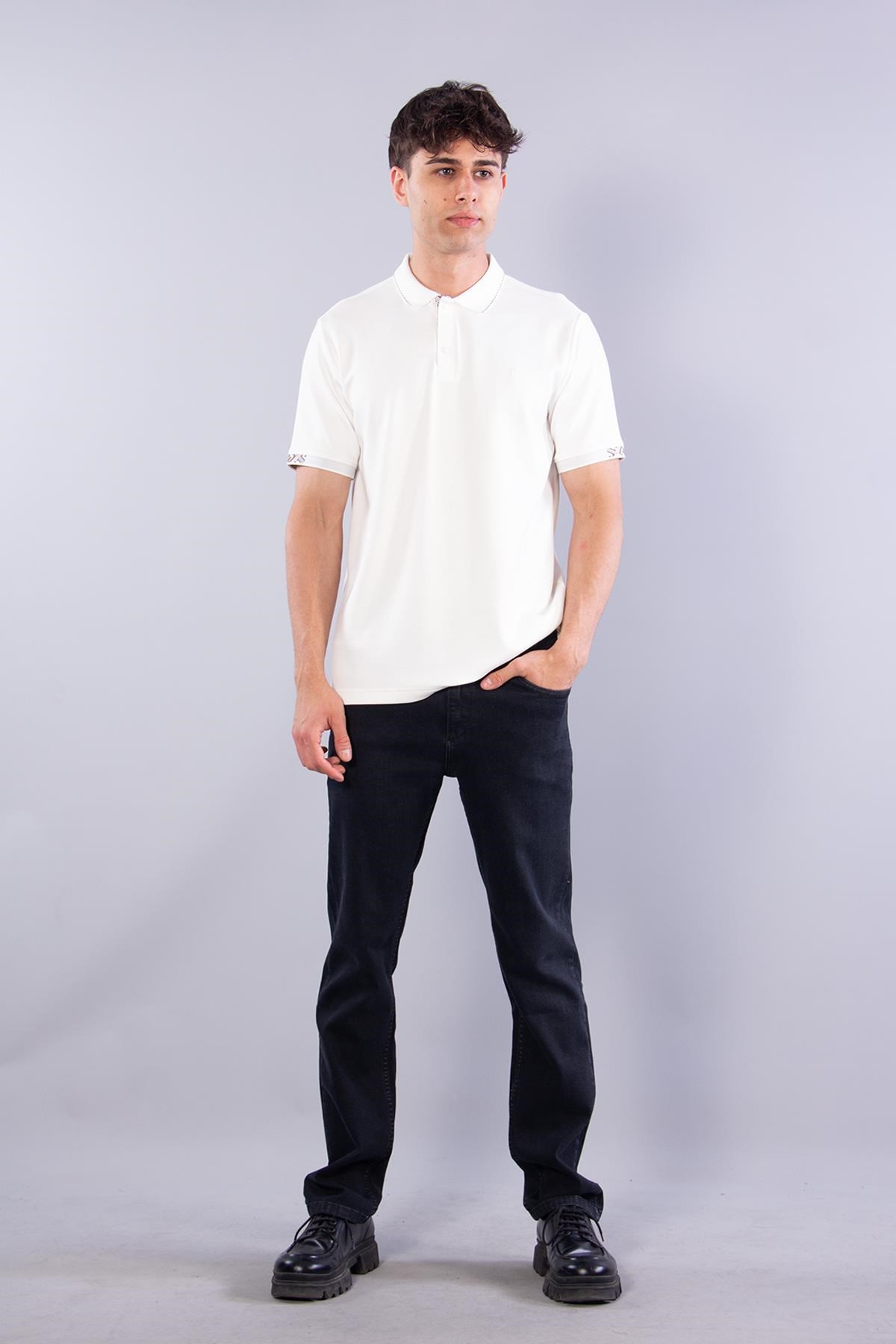 T-shirtmckanzie4663 Yakası Noktalı Kol Ucu Desenli T-shirtkadınerkek