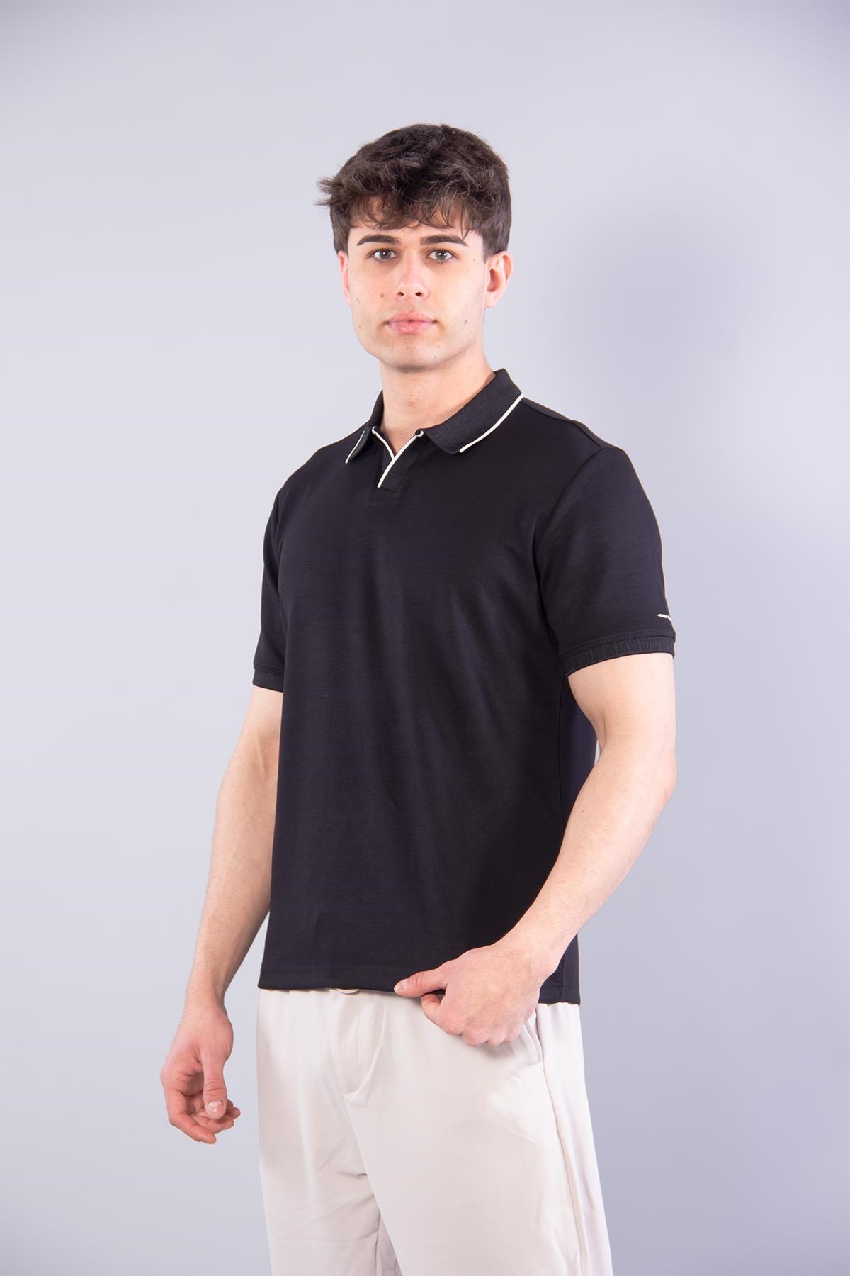 T-shirtmckanzie4666 Modal V Patlı Yaka Ucu Çizgili T-shirtkadınerkek