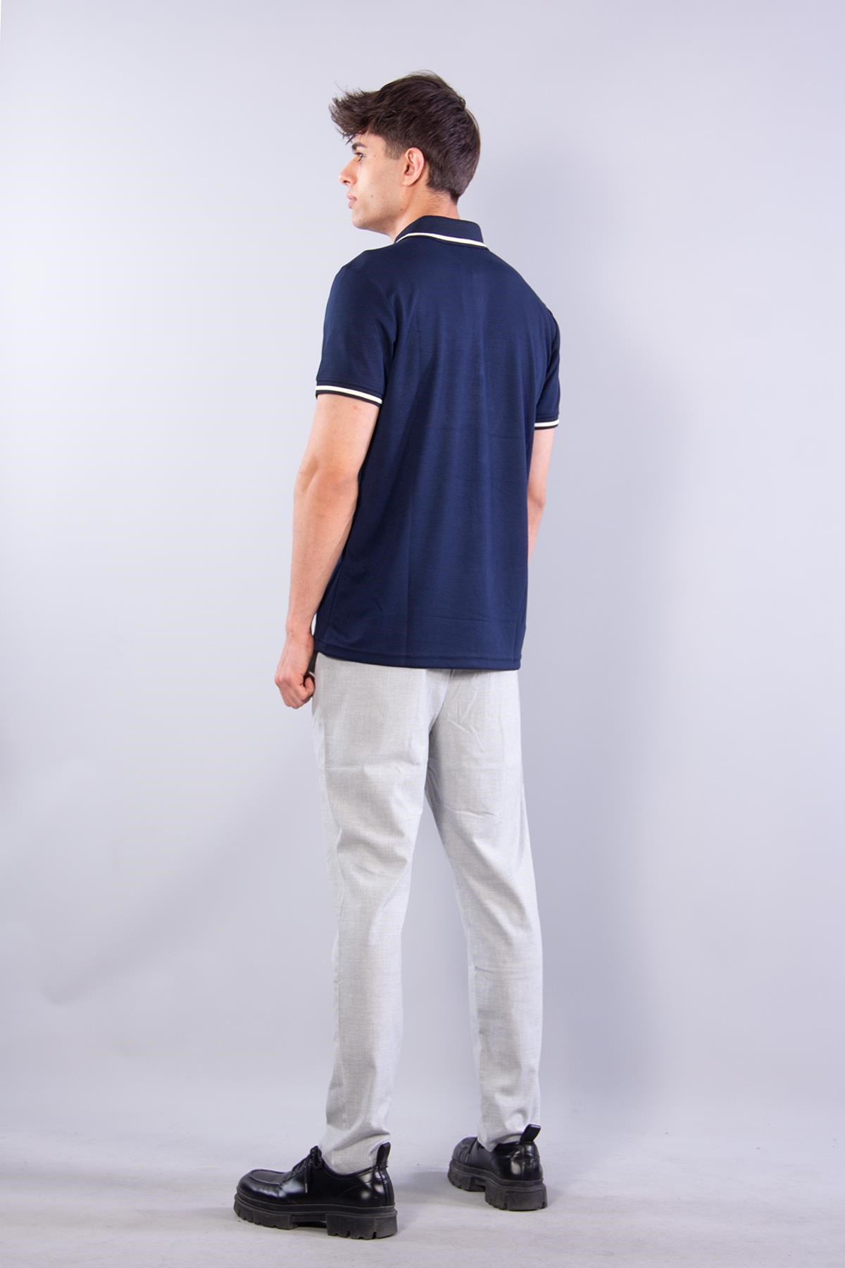 T-shirtmckanzie8261 Ayaklı Yaka Kol Ucu Çizgili Kısa Kol T-shirtkadınerkek
