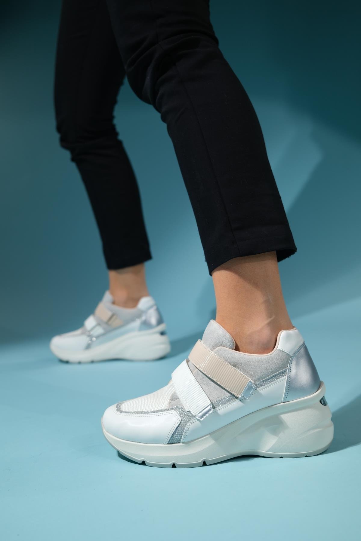 98-62169-4-BEYAZ/BEJBERGE Beyaz Bej Kadın Cırtlı Dolgu Taban Spor Sneakers