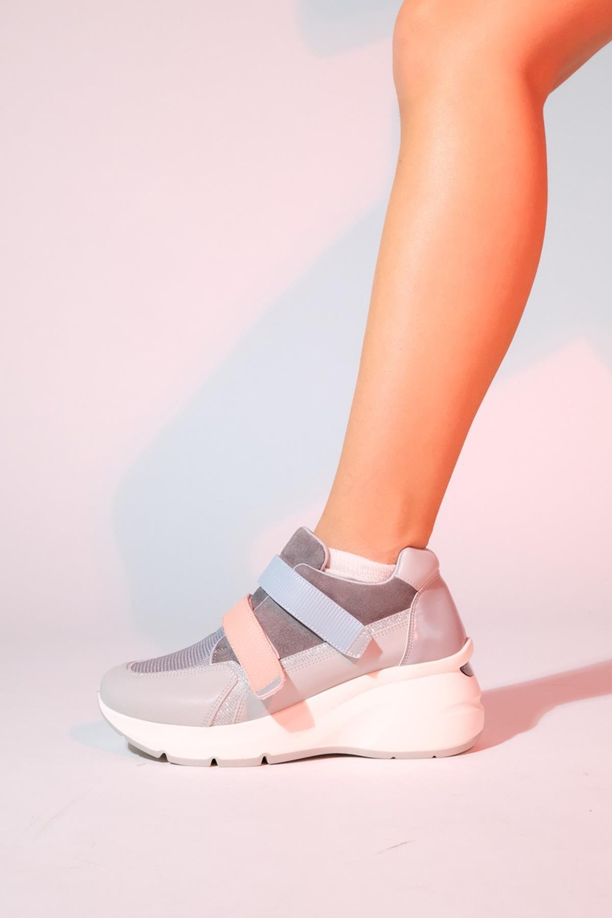 98-62169-1-BUZ MULTIBERGE Buz Multi Kadın Cırtlı Dolgu Taban Spor Sneakers