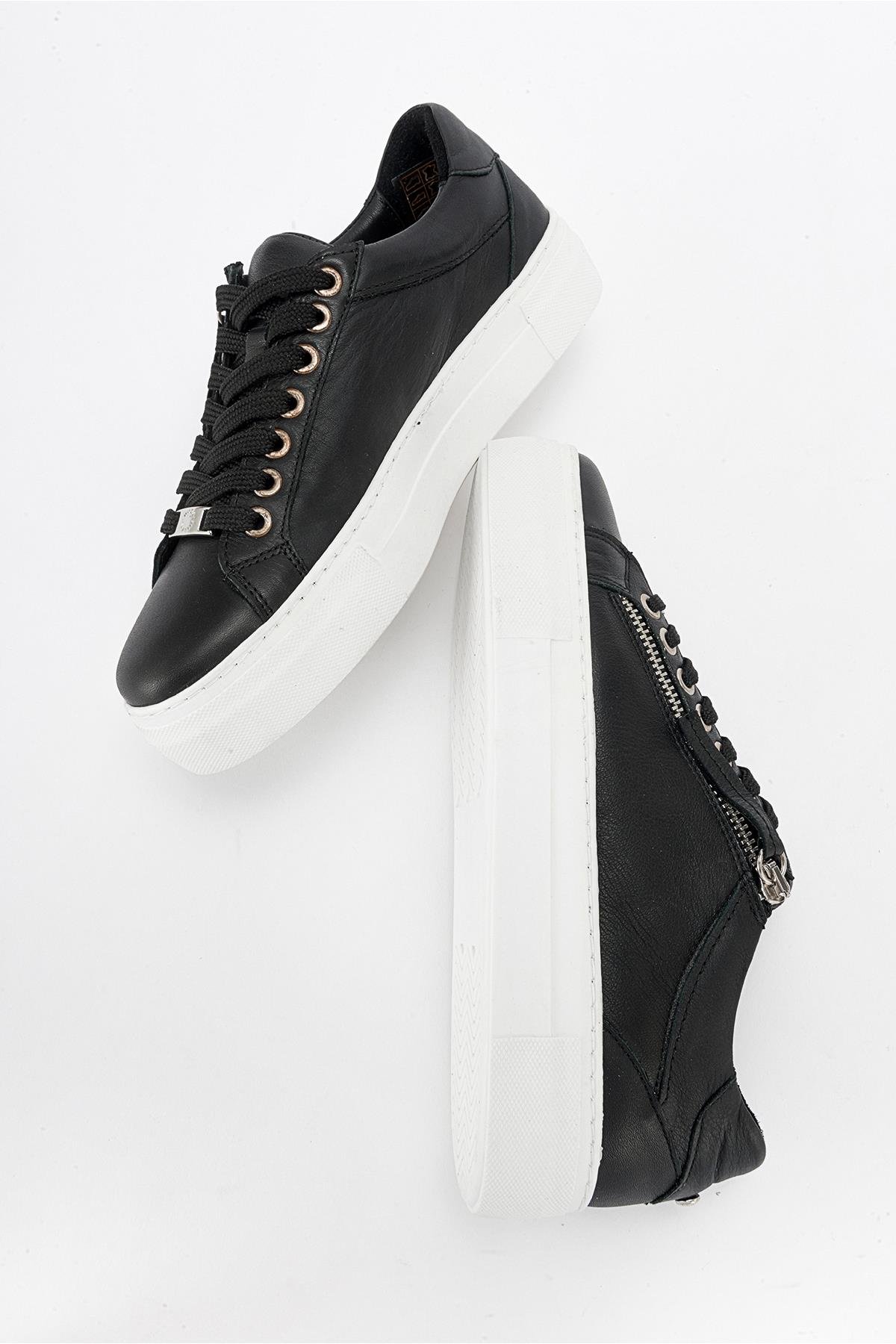 116-143201-2-SIYAHBERLY Siyah Hakiki Deri Kadın Sneakers