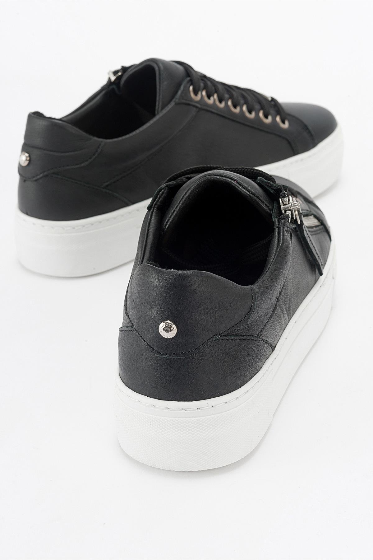 116-143201-2-SIYAHBERLY Siyah Hakiki Deri Kadın Sneakers
