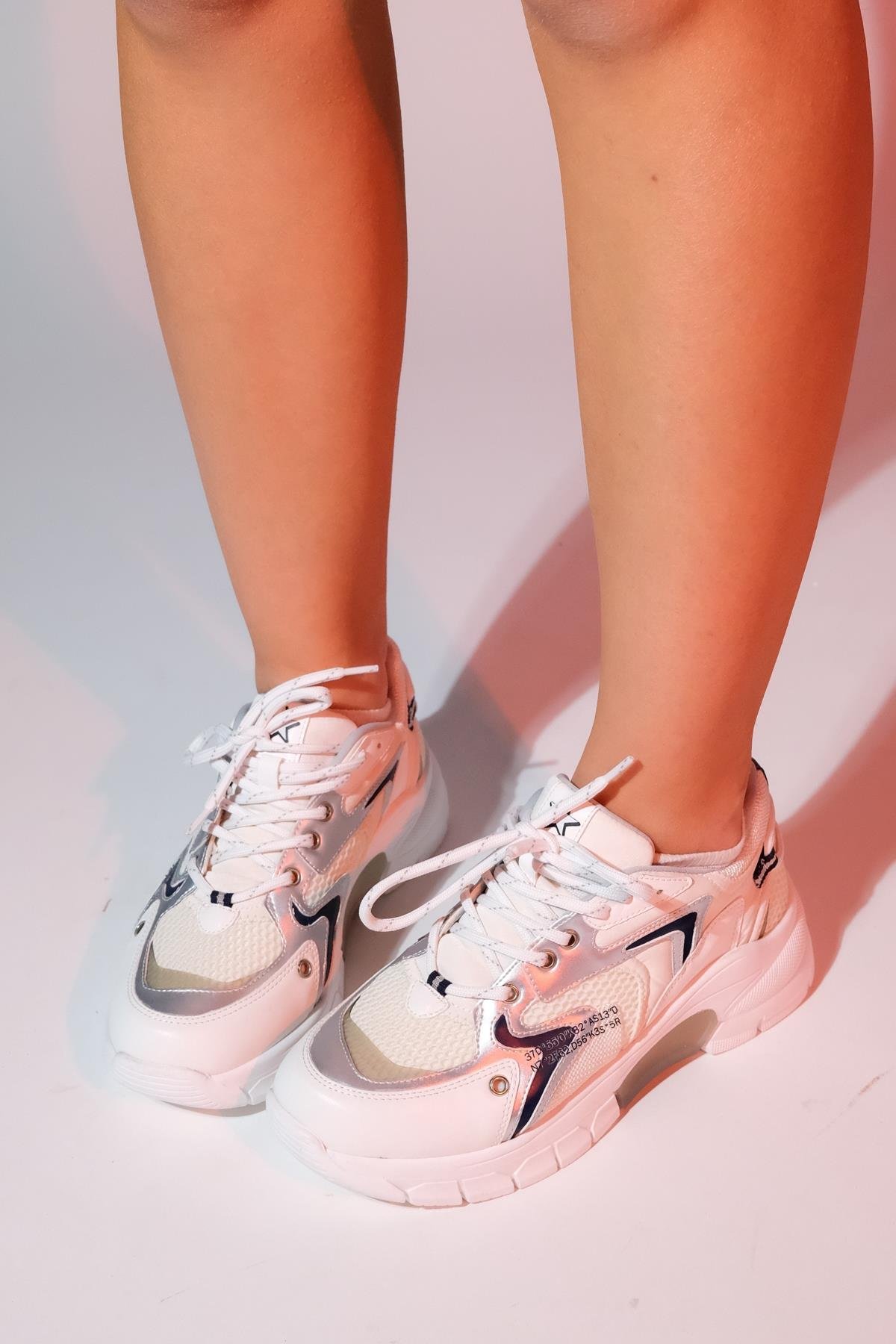 98-51166-5-BEYAZ/GUMUS MULTIDUJA Beyaz Gümüş Multi Fileli Kadın Kalın Taban Spor Sneakers