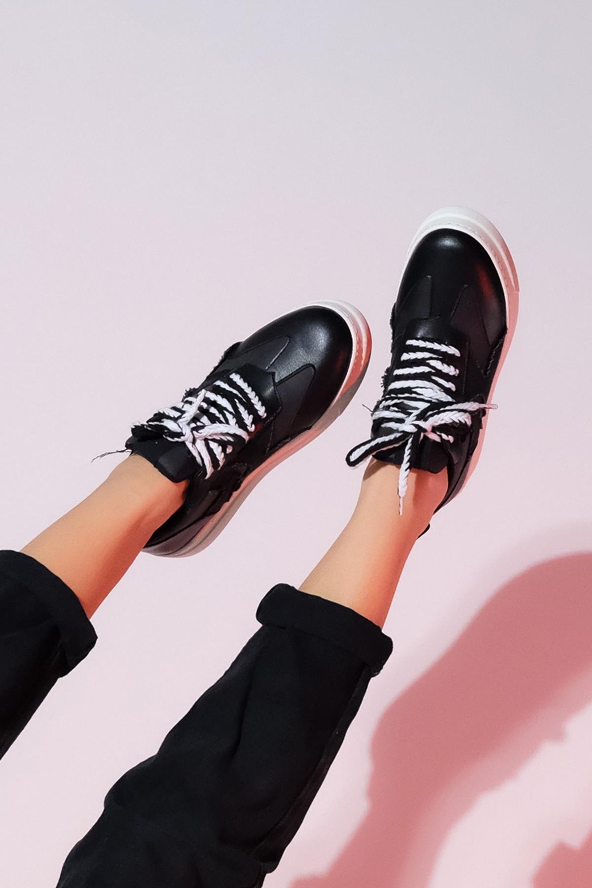 223-1513-3-SIYAHSANDE Siyah Denim Detaylı Kadın Spor Sneakers