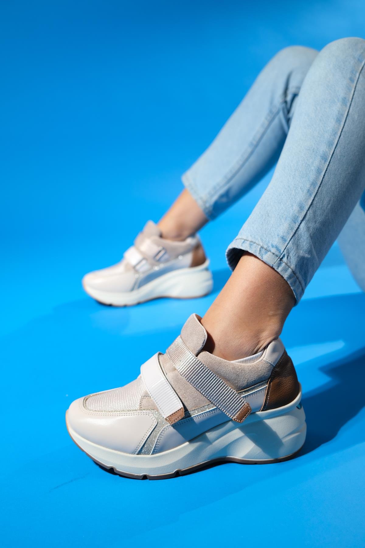 98-62169-2-BEJ/ROSEBERGE Bej Rose Kadın Cırtlı Dolgu Taban Spor Sneakers