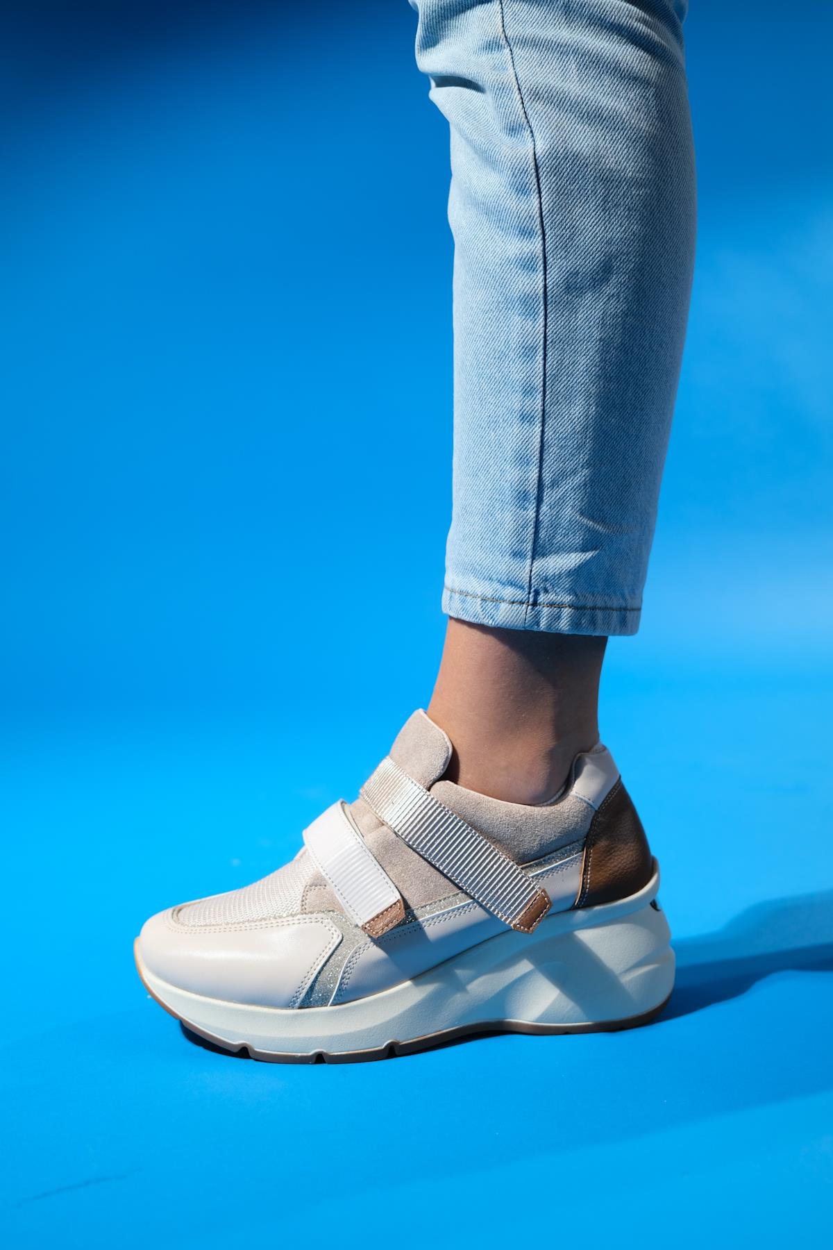 98-62169-2-BEJ/ROSEBERGE Bej Rose Kadın Cırtlı Dolgu Taban Spor Sneakers