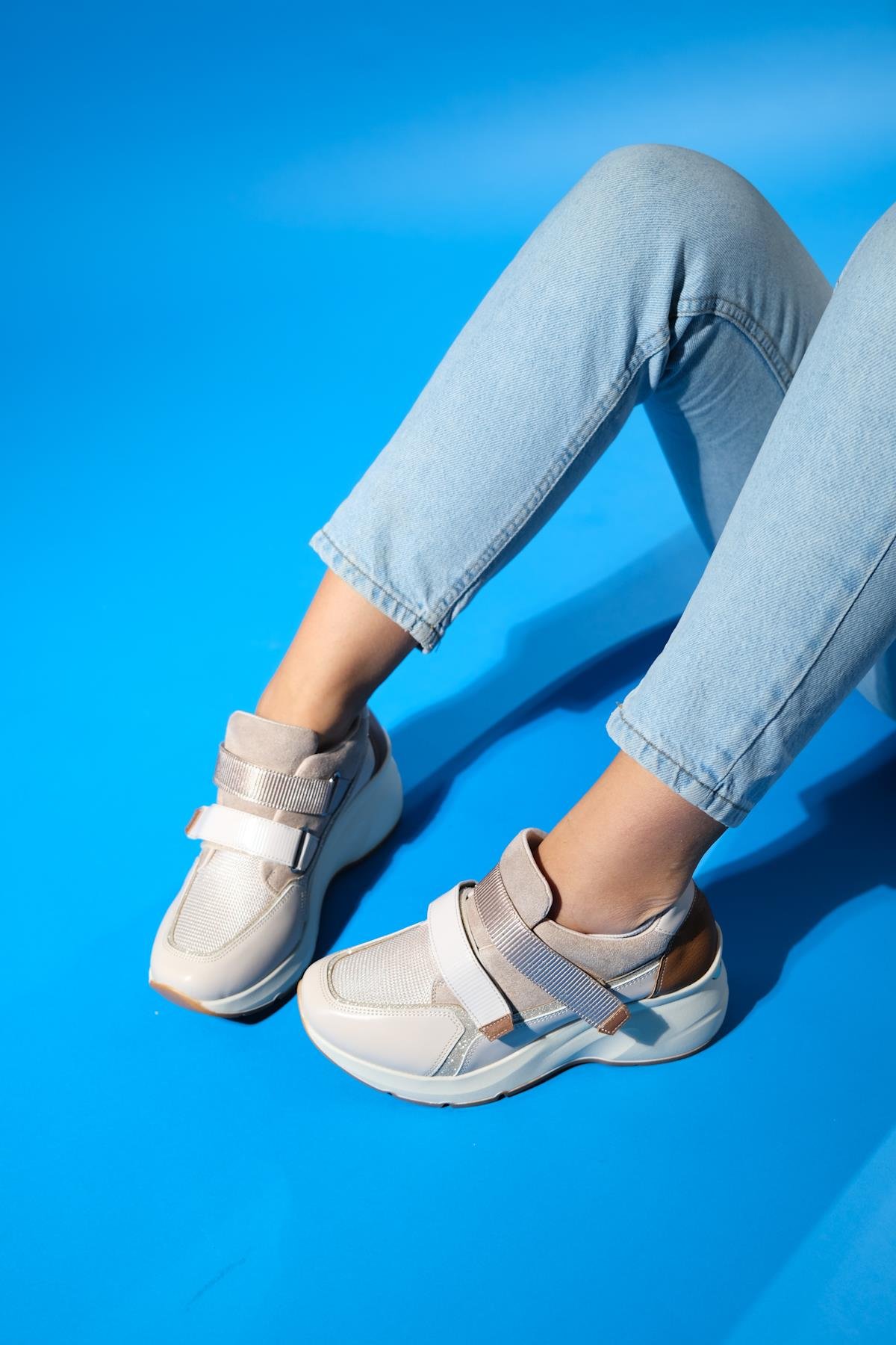 98-62169-2-BEJ/ROSEBERGE Bej Rose Kadın Cırtlı Dolgu Taban Spor Sneakers