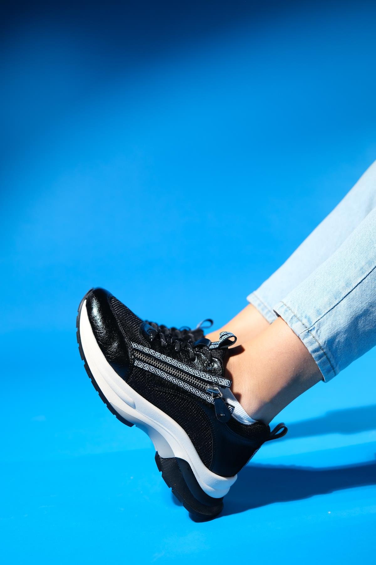 98-30164-1-SIYAHOUDE Siyah Kadın Fermuarlı Kalın Taban Spor Sneakers