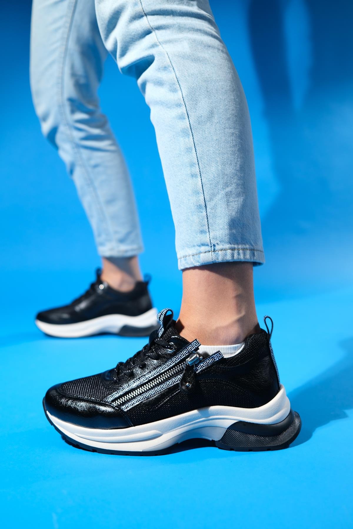 98-30164-1-SIYAHOUDE Siyah Kadın Fermuarlı Kalın Taban Spor Sneakers