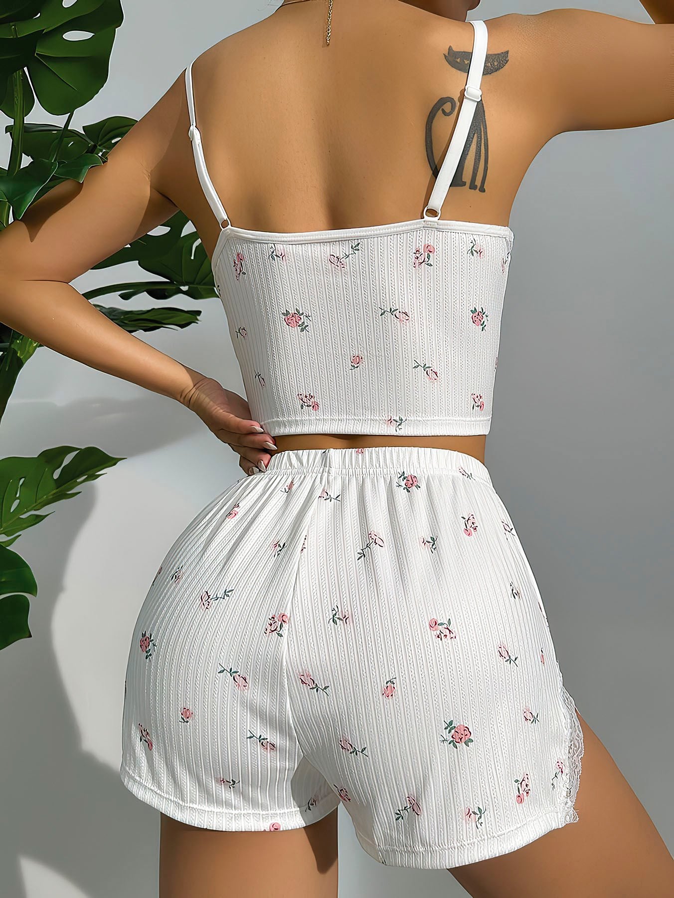 Kadın Çiçek Desenli Şortlu Pijama Takımı