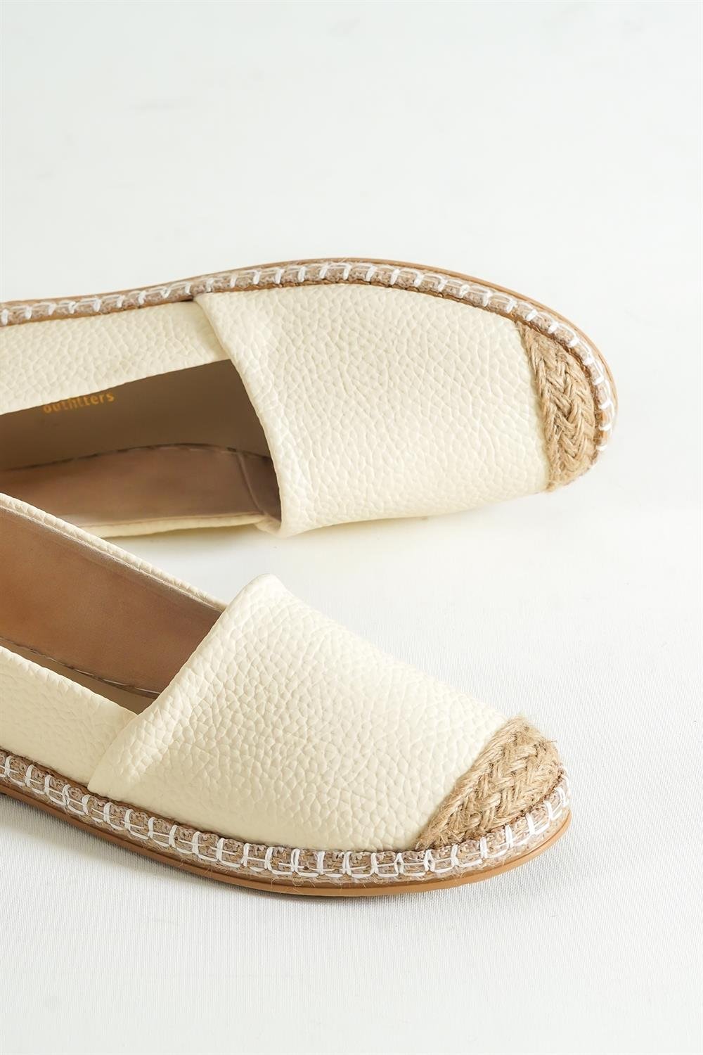 Capone 001 Women Beige Espadrille