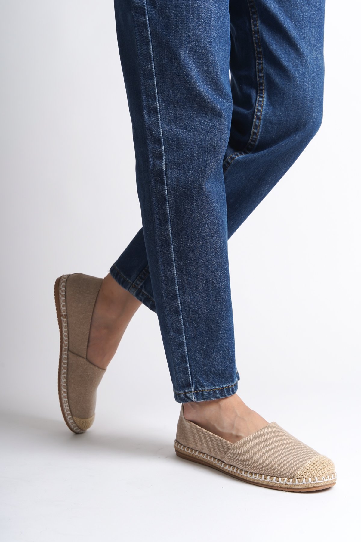 Capone 001 Women Beige Espadrille