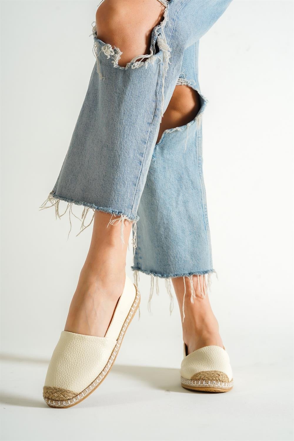 Capone 001 Women Beige Espadrille