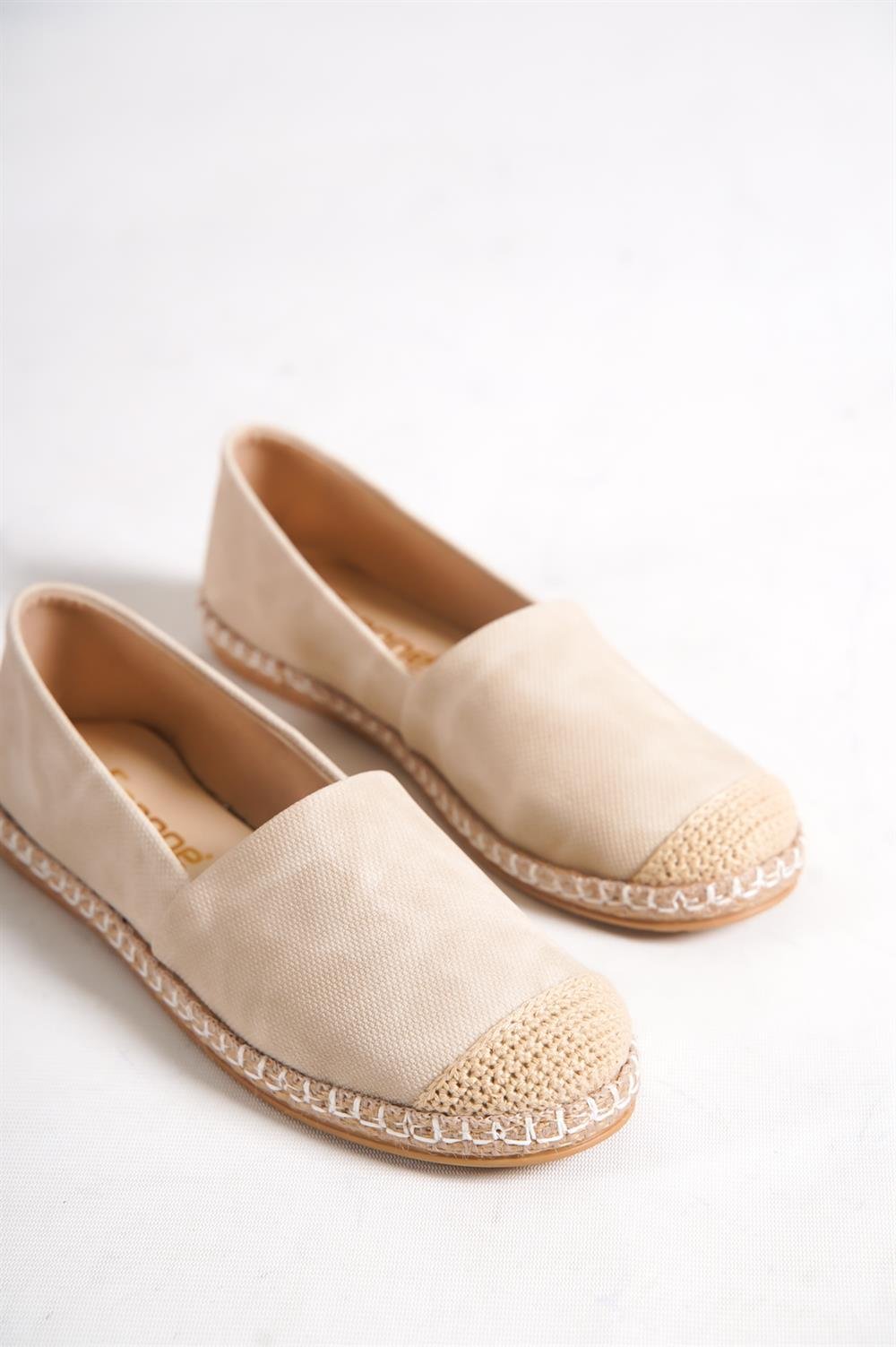 Capone 001 Women Beige Espadrille