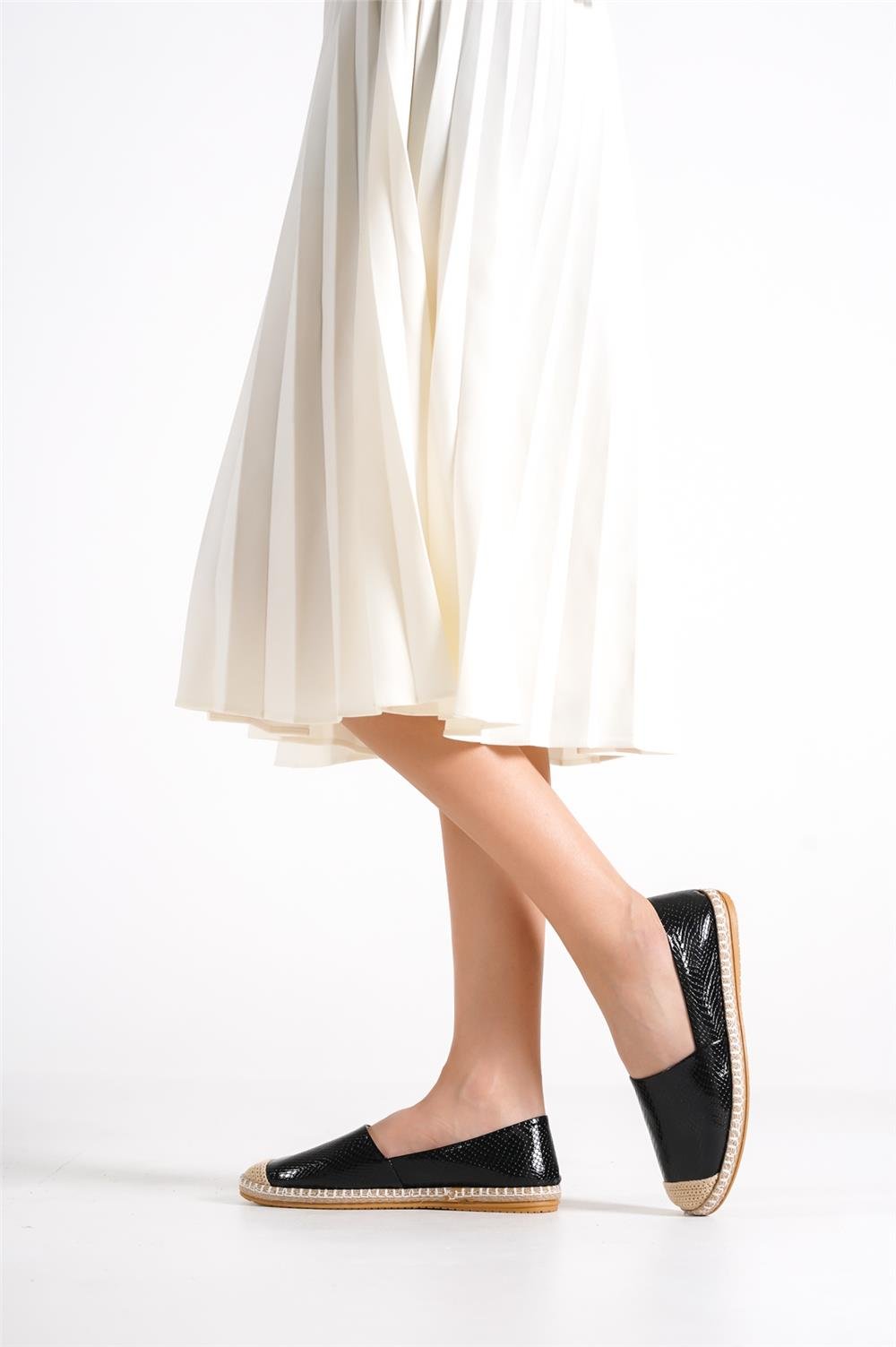 Capone 001 Women Black Espadrille