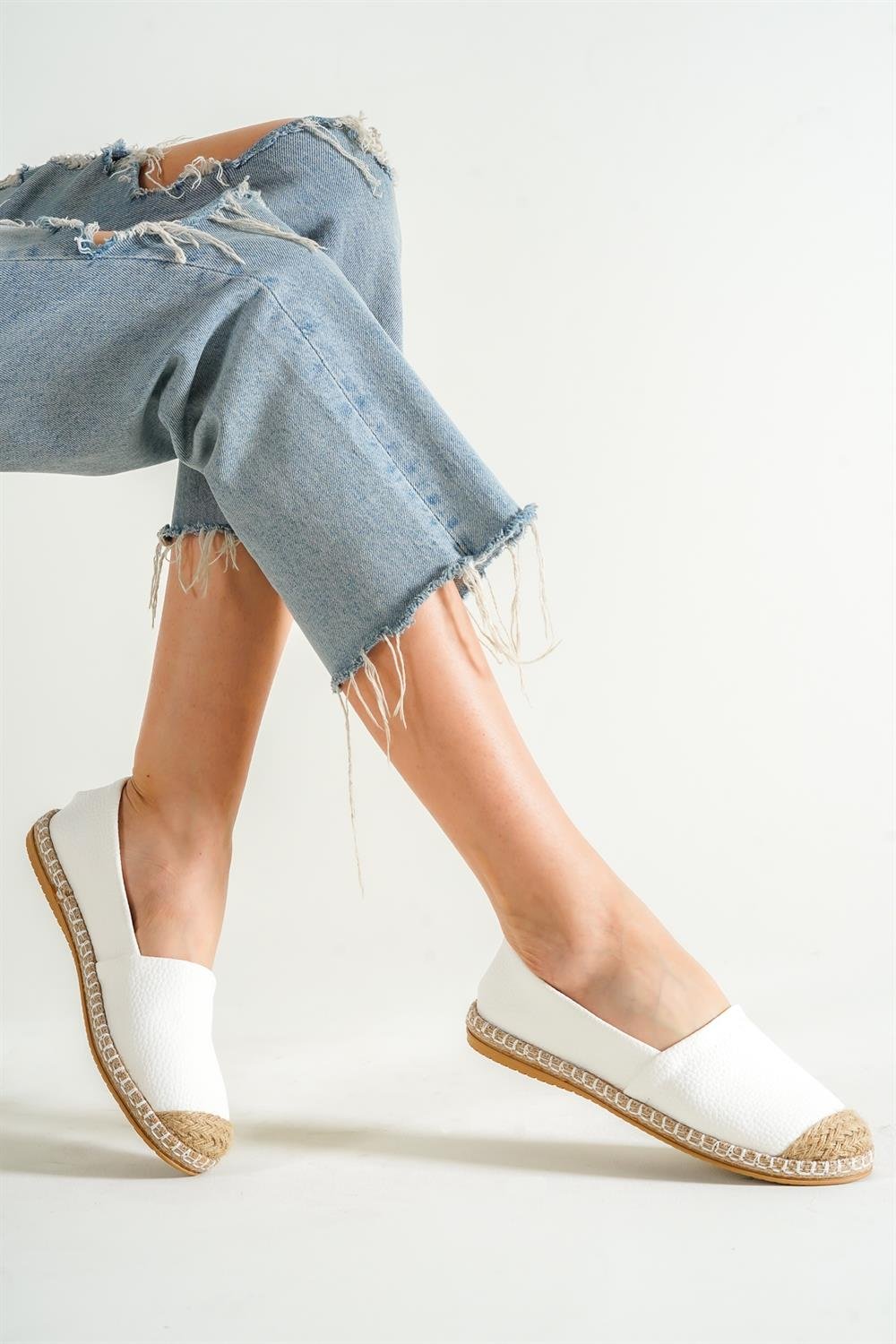 Capone 001 Women White Espadrille