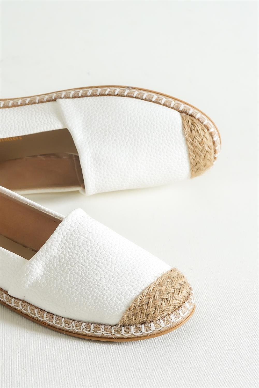 Capone 001 Women White Espadrille
