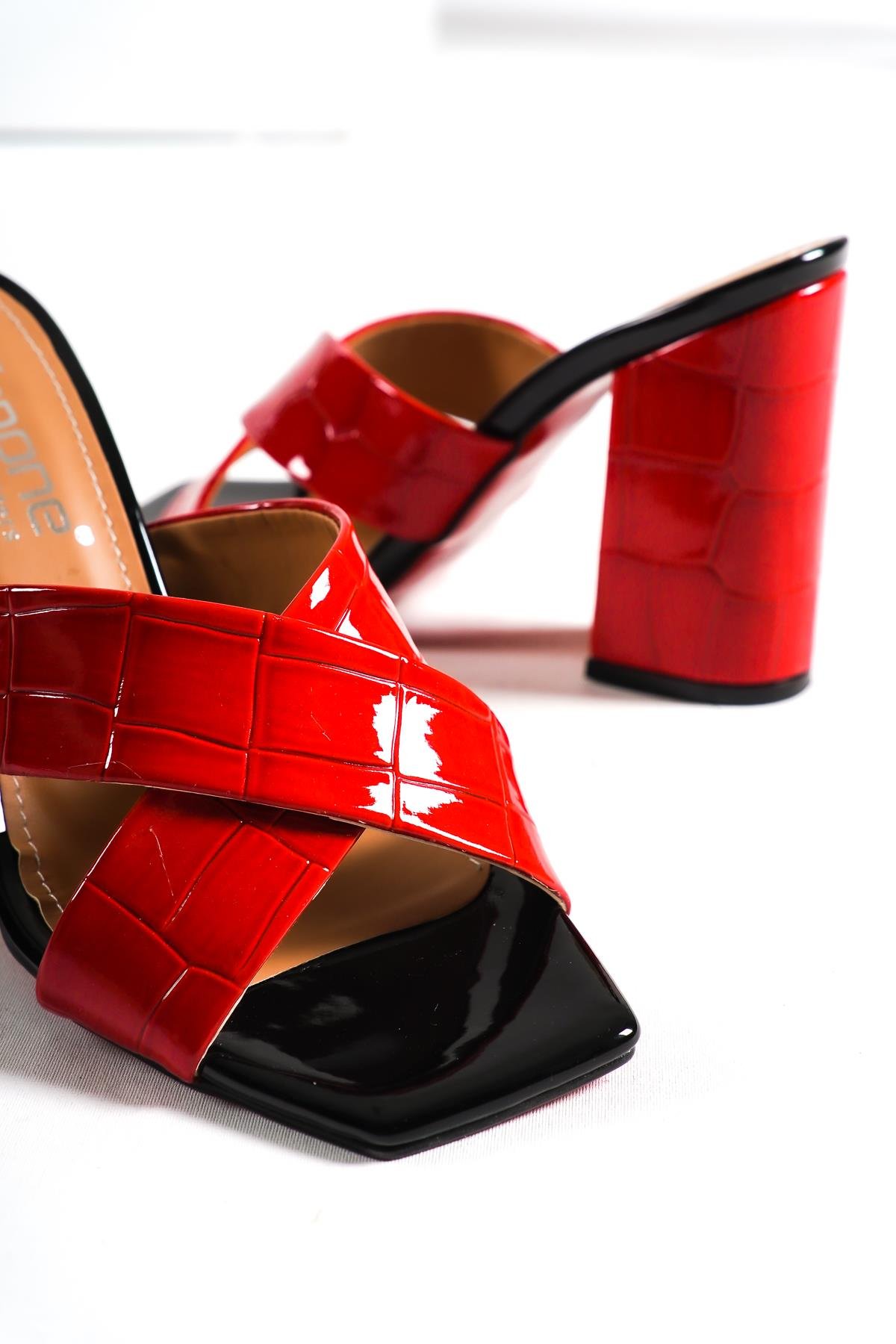 Capone 015 Block Heel Blunt Toe Women Red Sandals