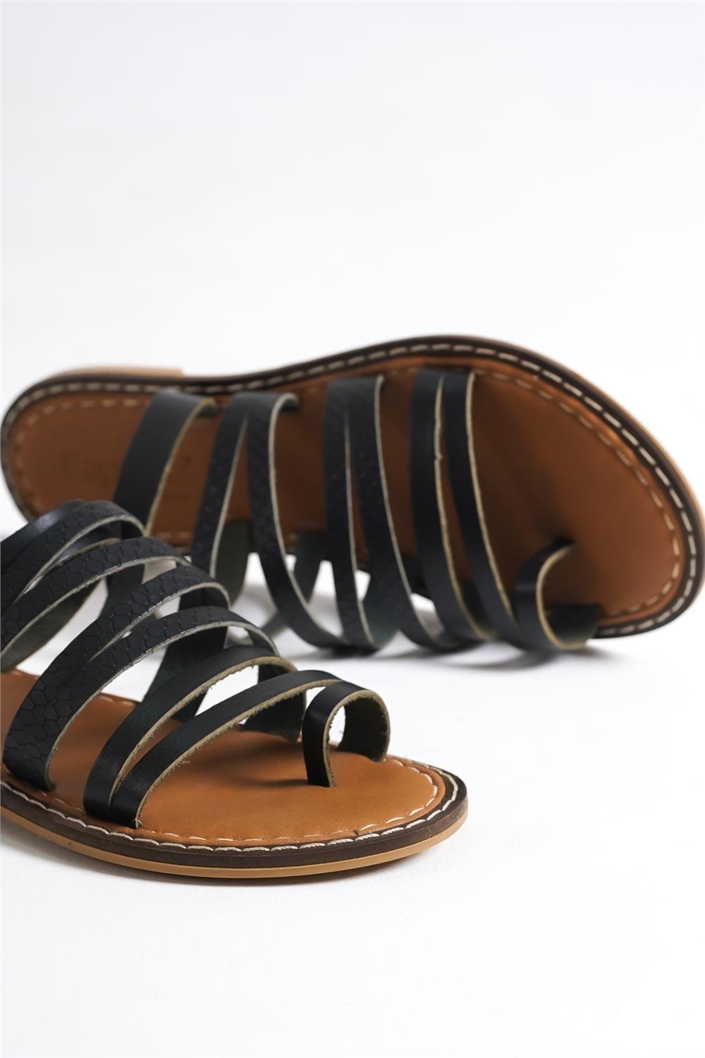 Capone 5555 Genuine Leather Toe Thong Women Black Sandals