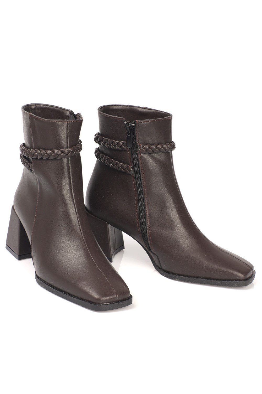 Capone Ankle Height Blunt Toe Side Zipper Braid Detail Woman Booties