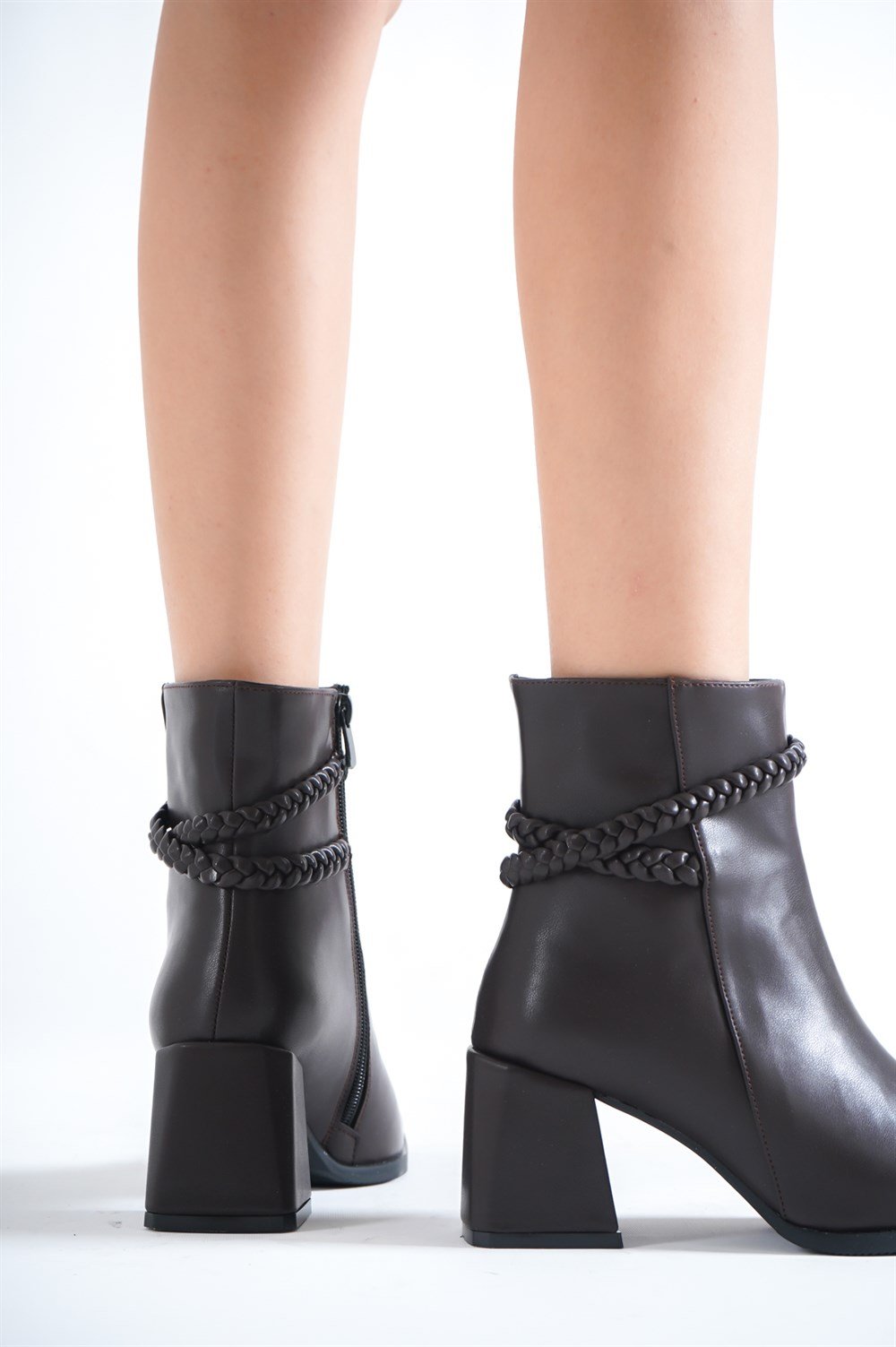 Capone Ankle Height Blunt Toe Side Zipper Braid Detail Woman Booties