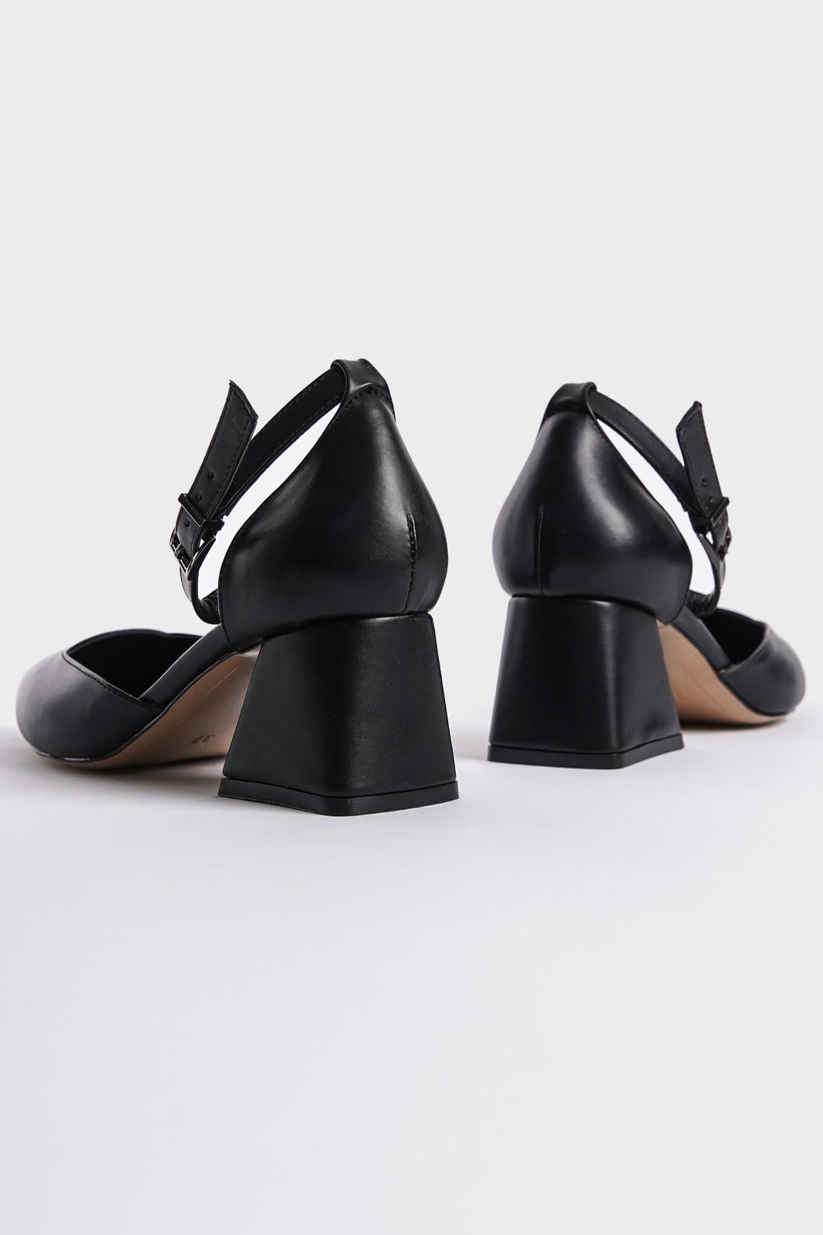 Capone Ankle Strap Pointed Toe Thick Heeled Mid Heeled Women Black Shoes
