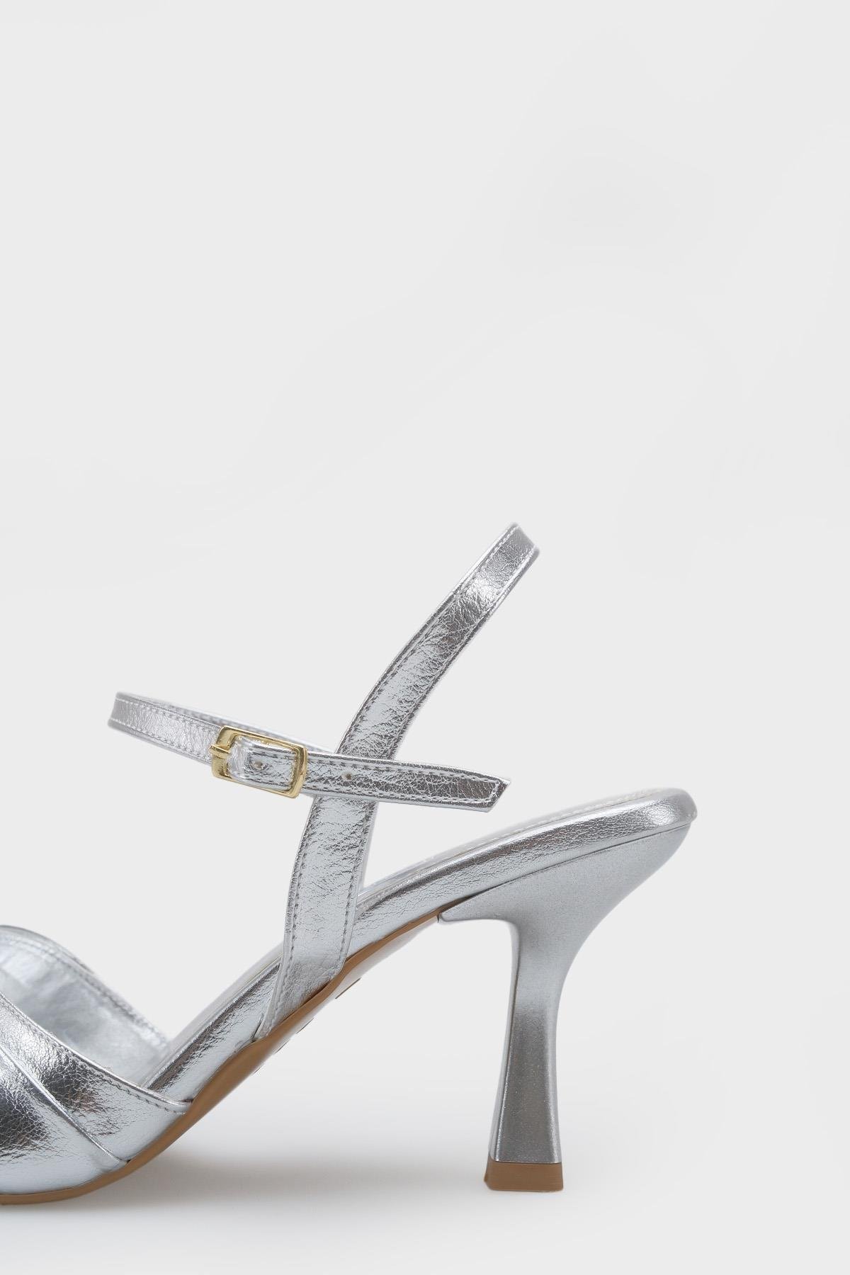Capone  Belvia Pointed Toe Metallic Ankle Strap Mid Heel Women Silver Shoe