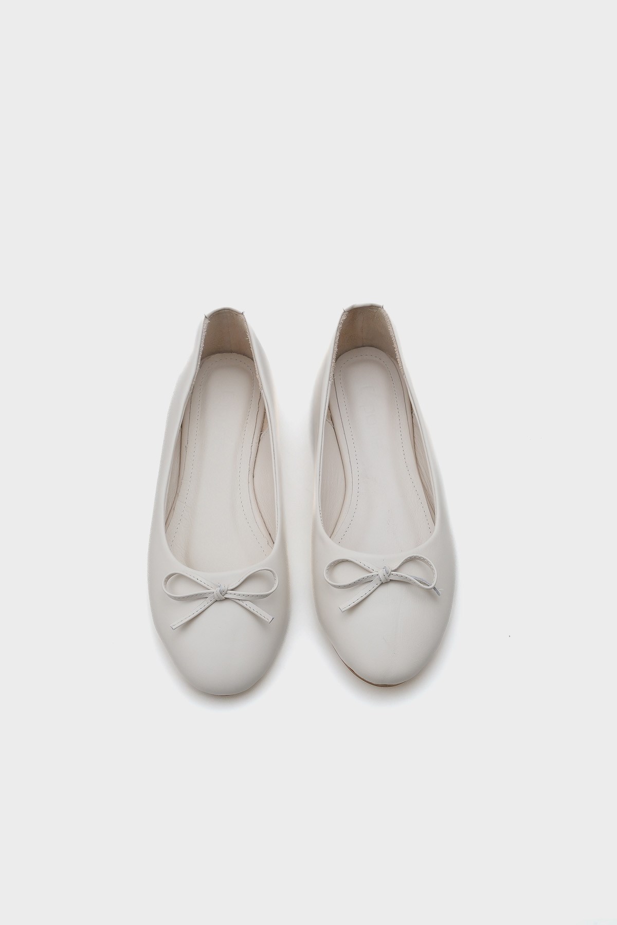 Capone Bloom Genuine Leather Bow Detail Round Toe Women White Ballerinas