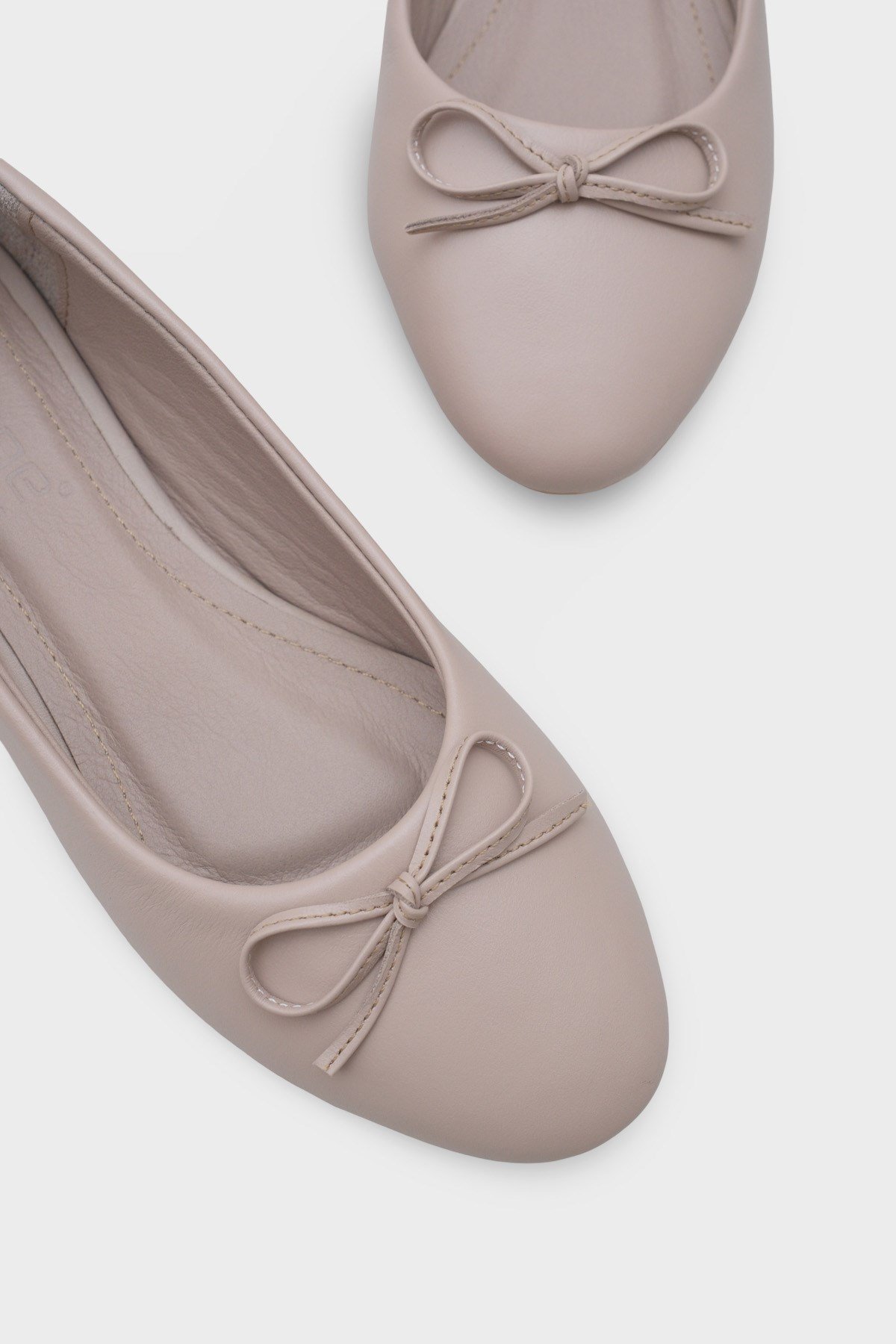 Capone Bloom Genuine Leather Bow Detail Round Toe Women Mink Ballerinas