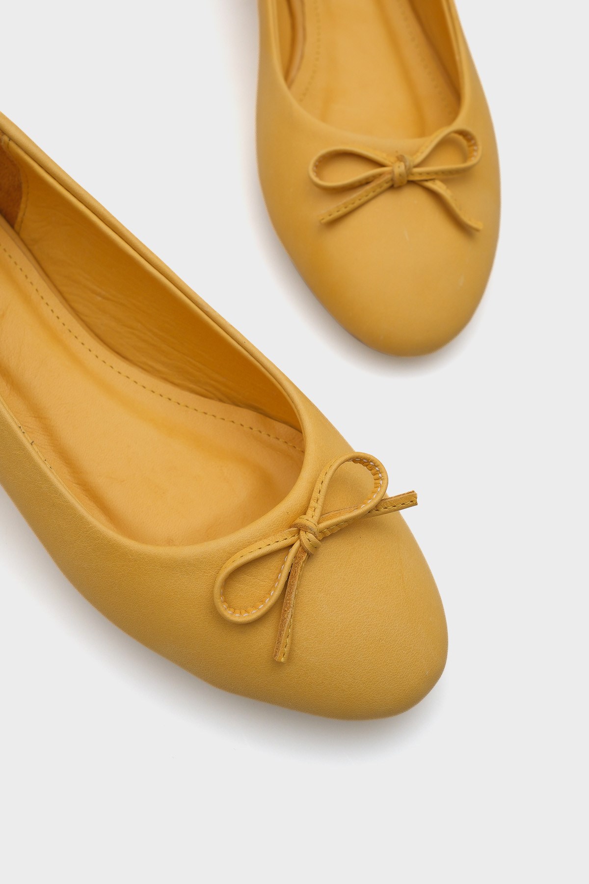 Capone Bloom Genuine Leather Bow Detail Round Toe Women Mustard Ballerinas