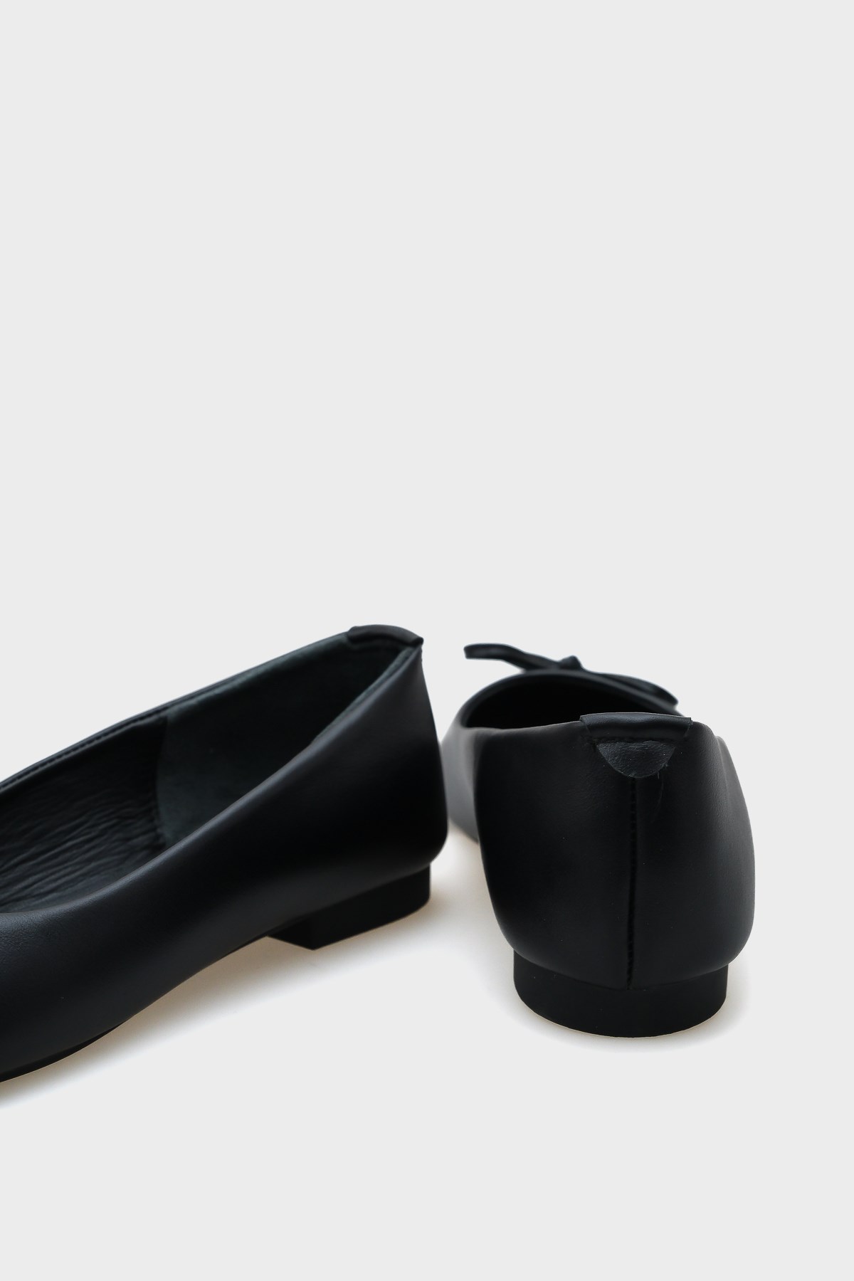 Capone Bloom Genuine Leather Bow Detail Round Toe Women Black Ballerinas