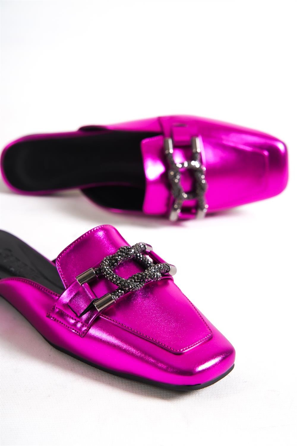 Capone Blunt Toe Crystal Square Knot Accessory Metallic Woman Mules