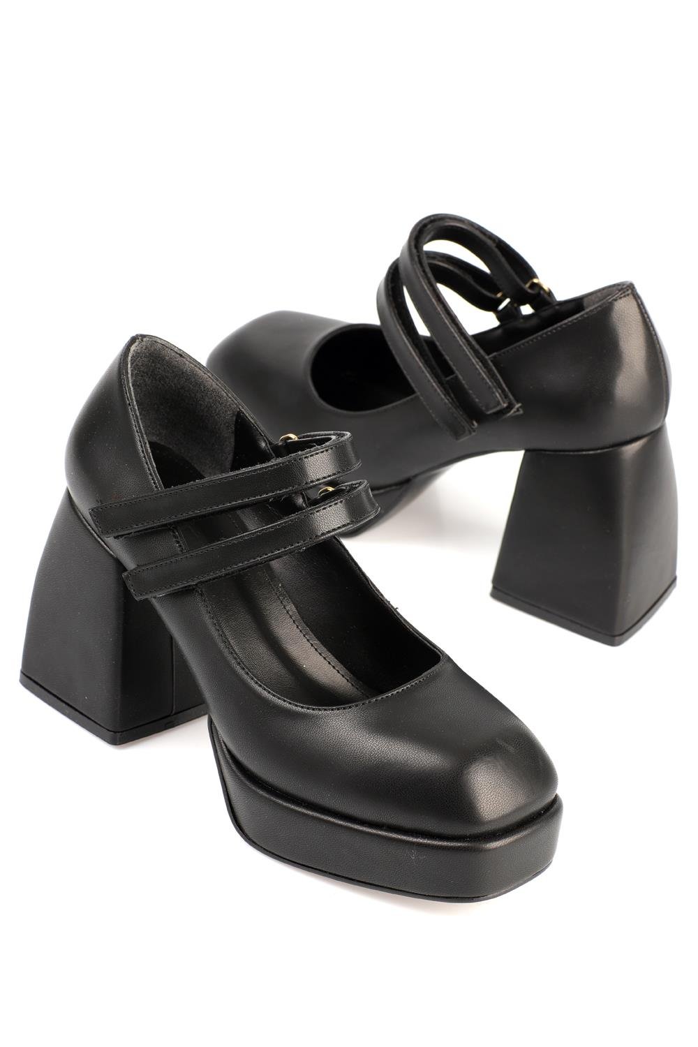 Capone Blunt Toe Mary Jane Platform Shoes