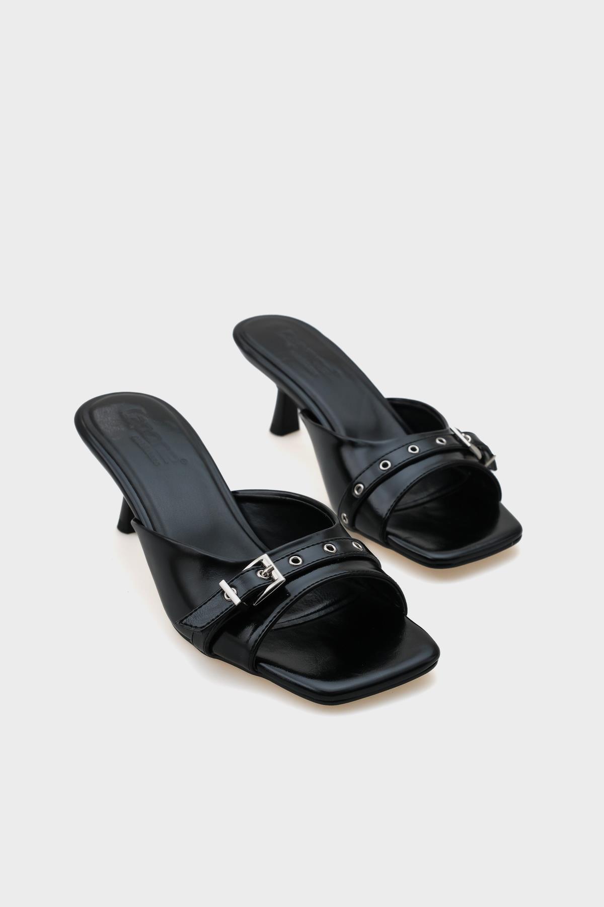 Capone Blunt Toe Medium Heel Metal Buckled Women Black Sandals
