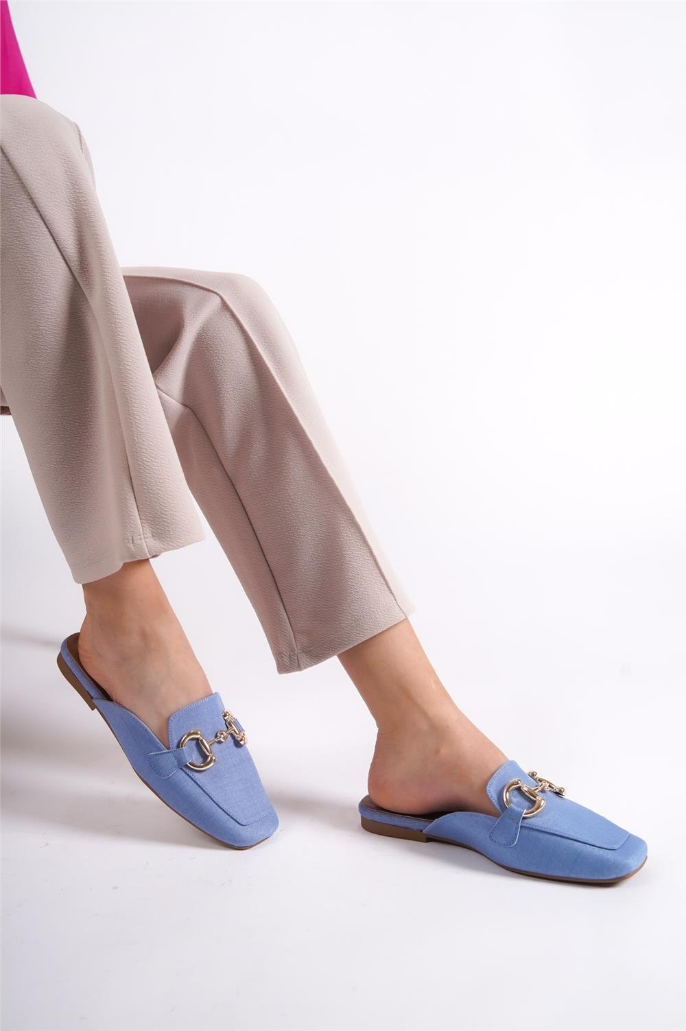 Capone Blunt Toe Metal Accessory Croco Pattern Woman Mules