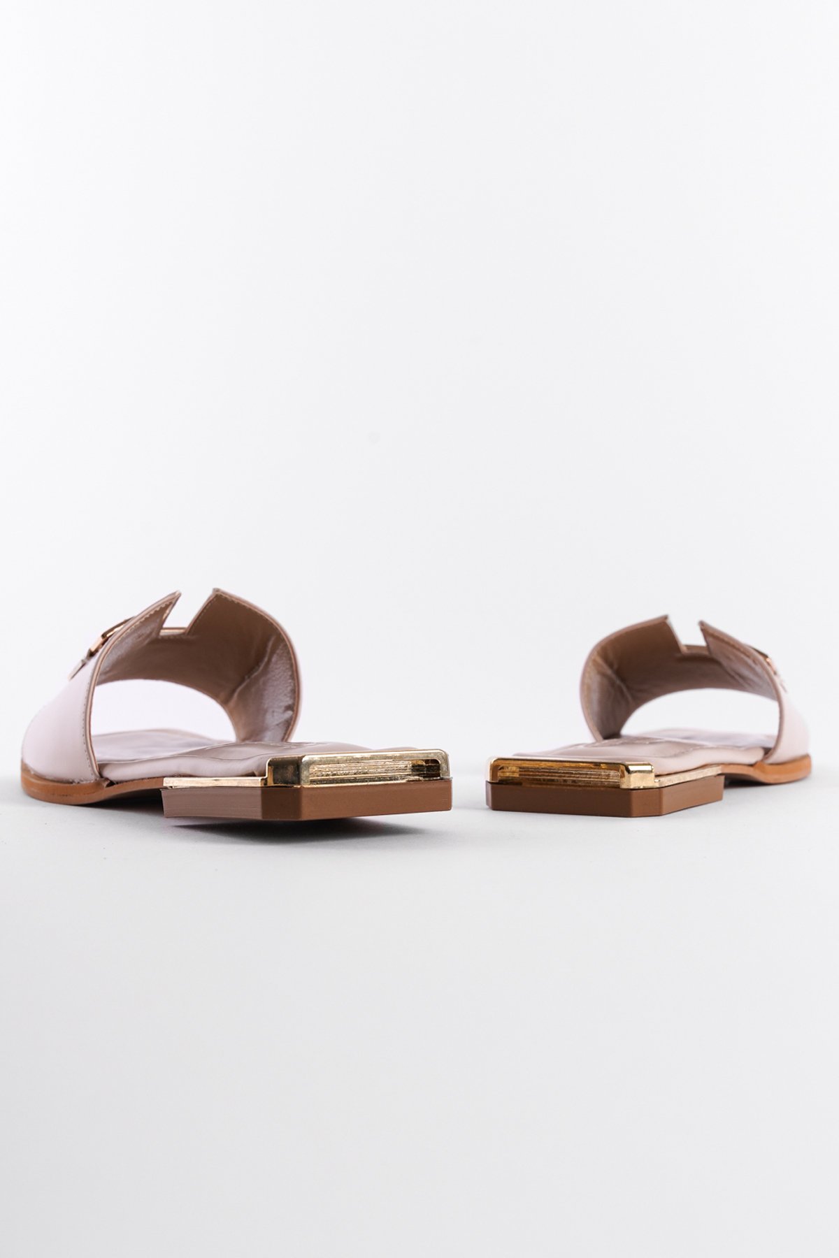 Capone Blunt Toe Metal Bouckle Metal Heel Detail Woman Sandals