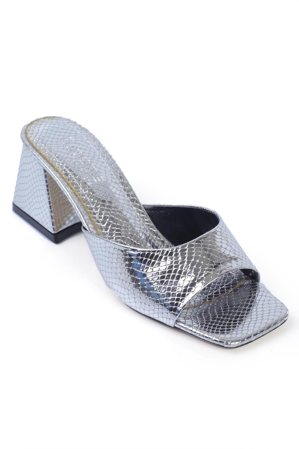 Capone Blunt Toe Mid Heeled Women Metallic Silver Sandals
