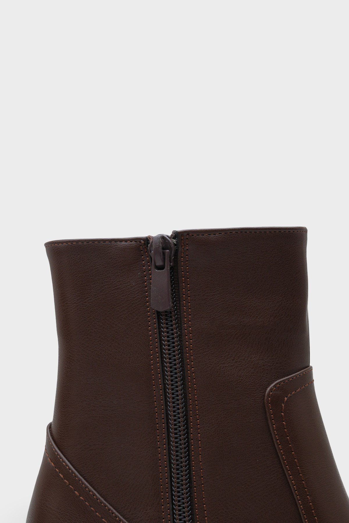 Capone Blunt Toe Side Zipper Woman Booties